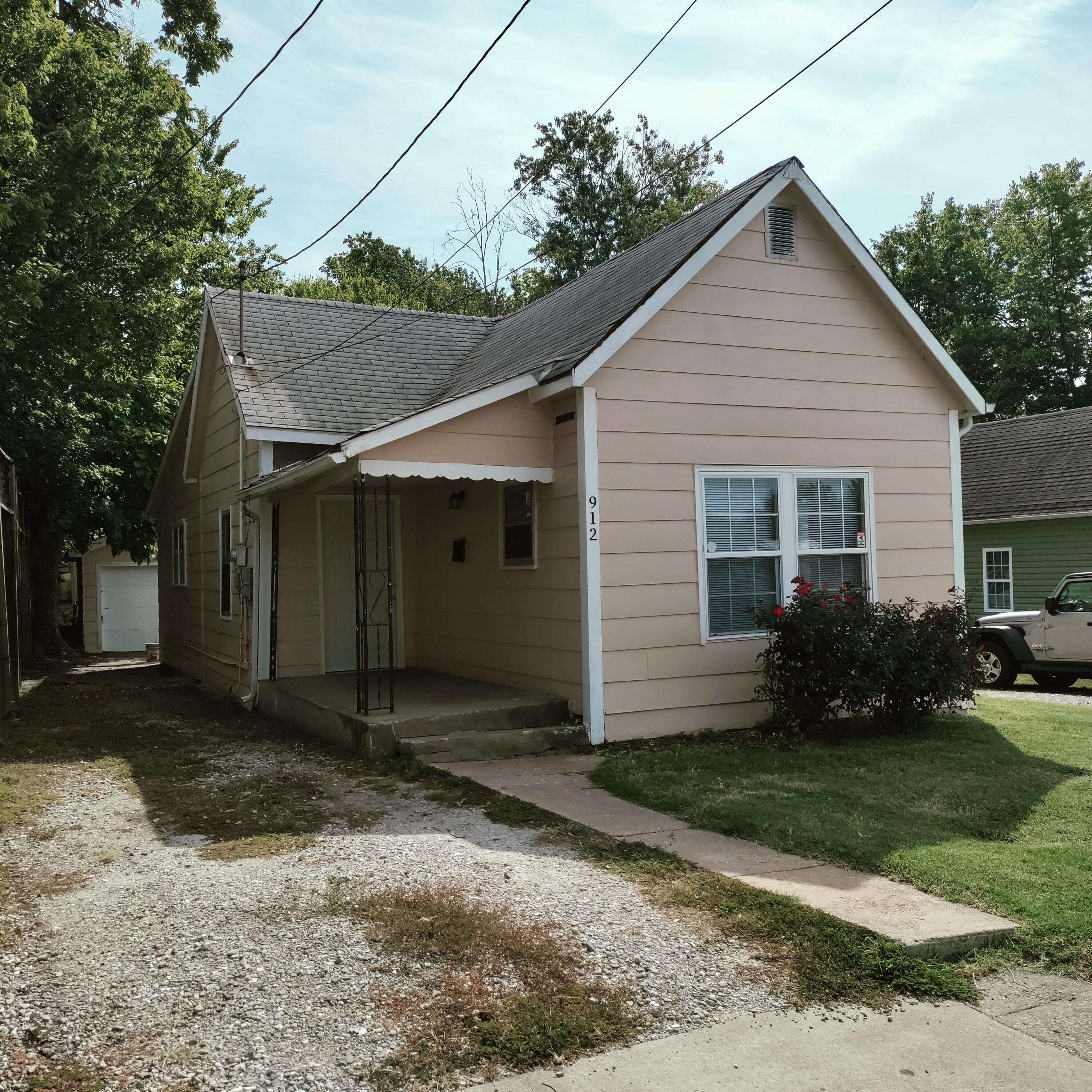 Columbia, MO 65203,912 N 7th ST