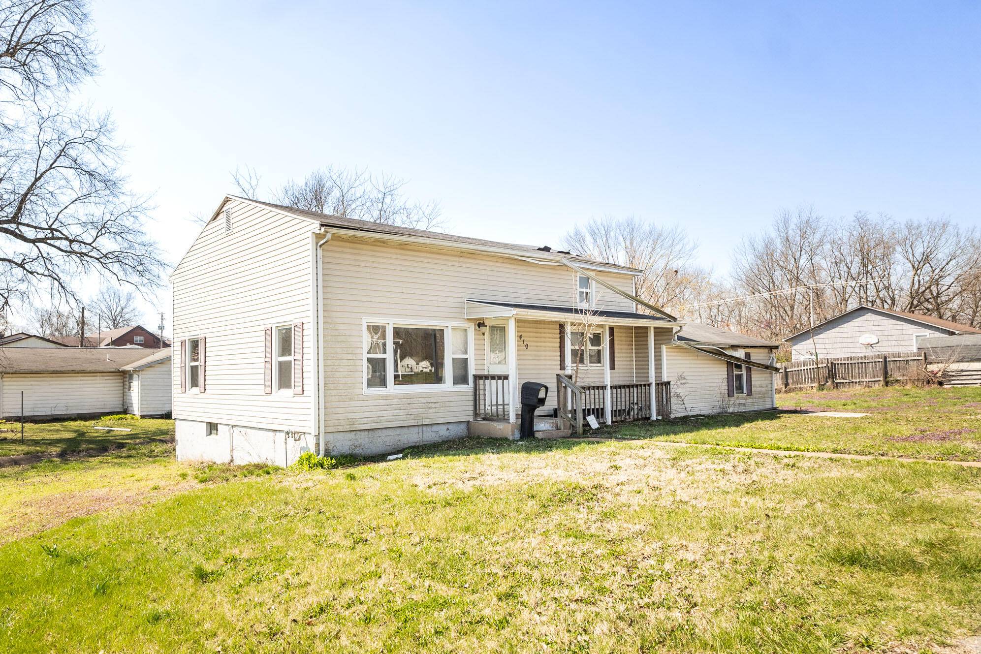 Moberly, MO 65270,410 Grand AVE