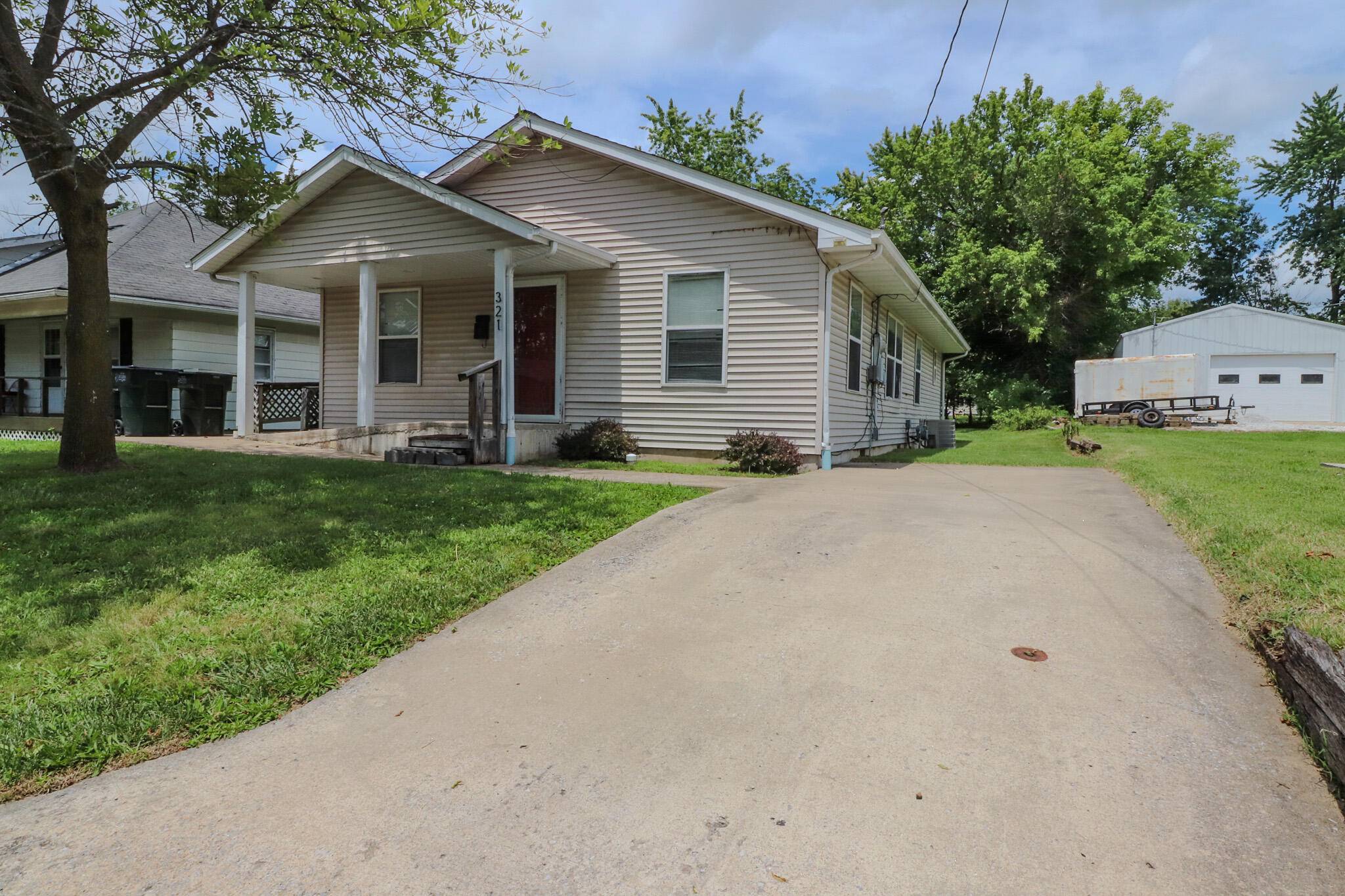 Fulton, MO 65251,321 W 8th ST