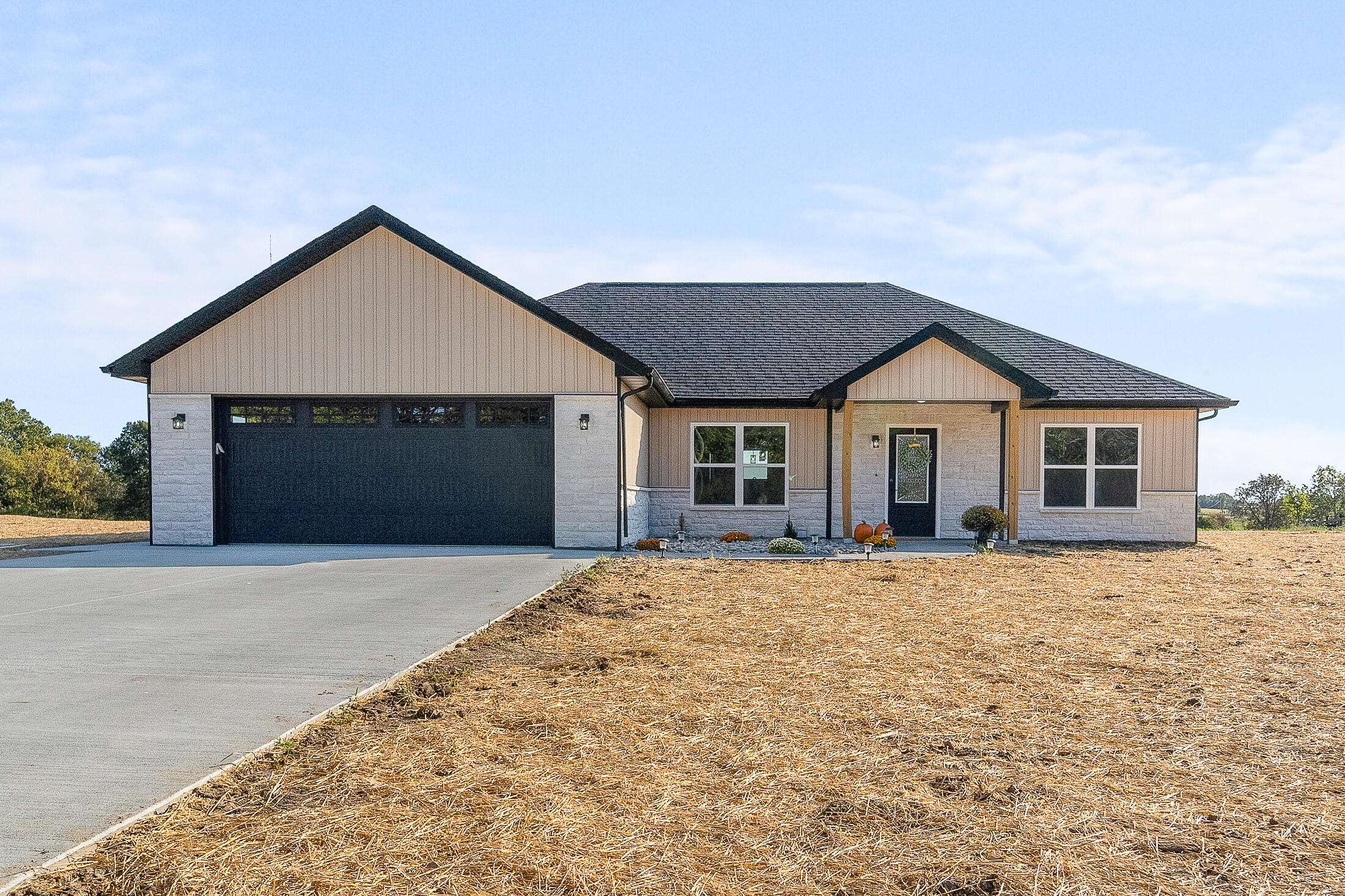 New Bloomfield, MO 65063,10042 County road 367