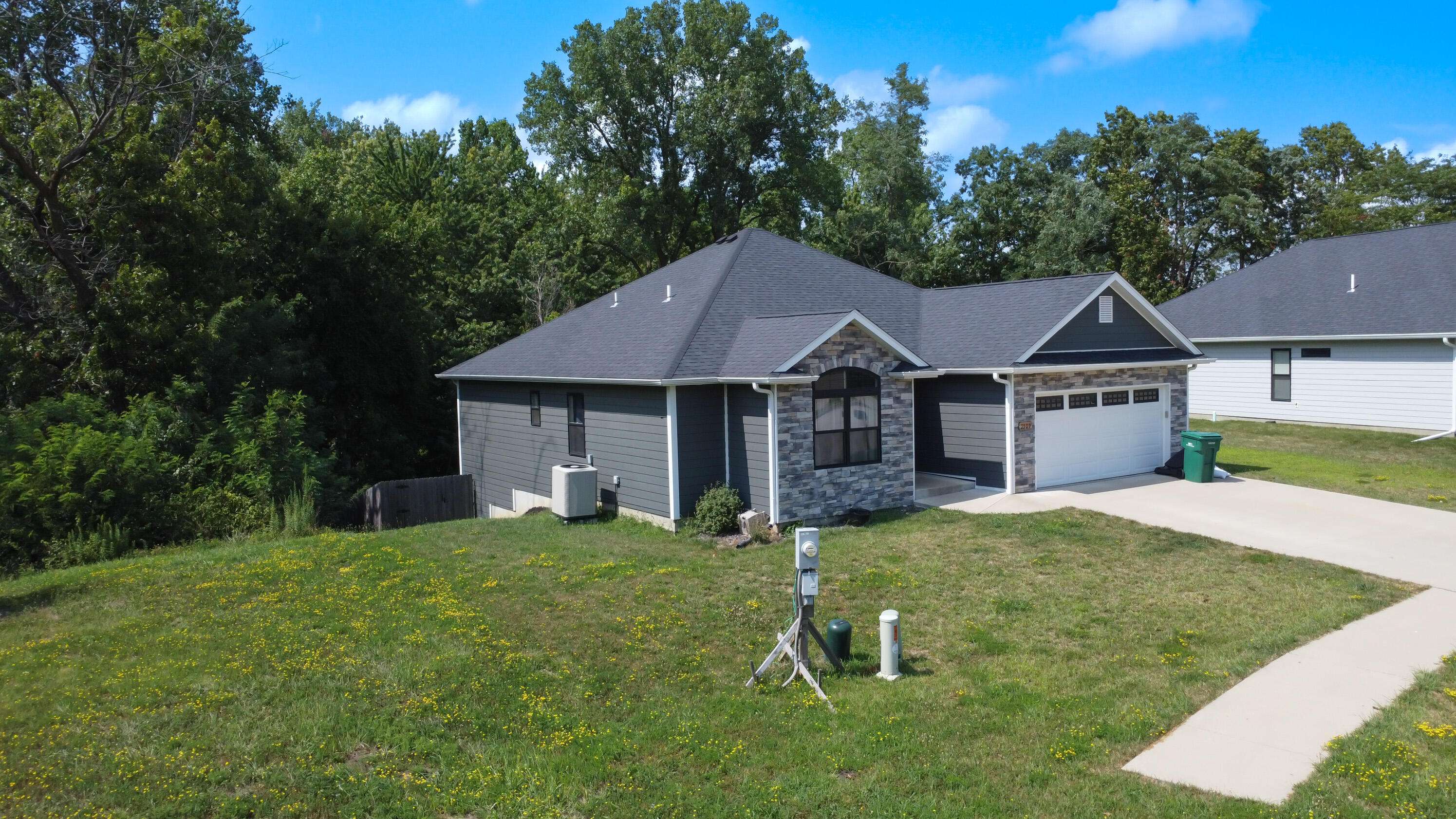 Moberly, MO 65270,1509 Ellis place