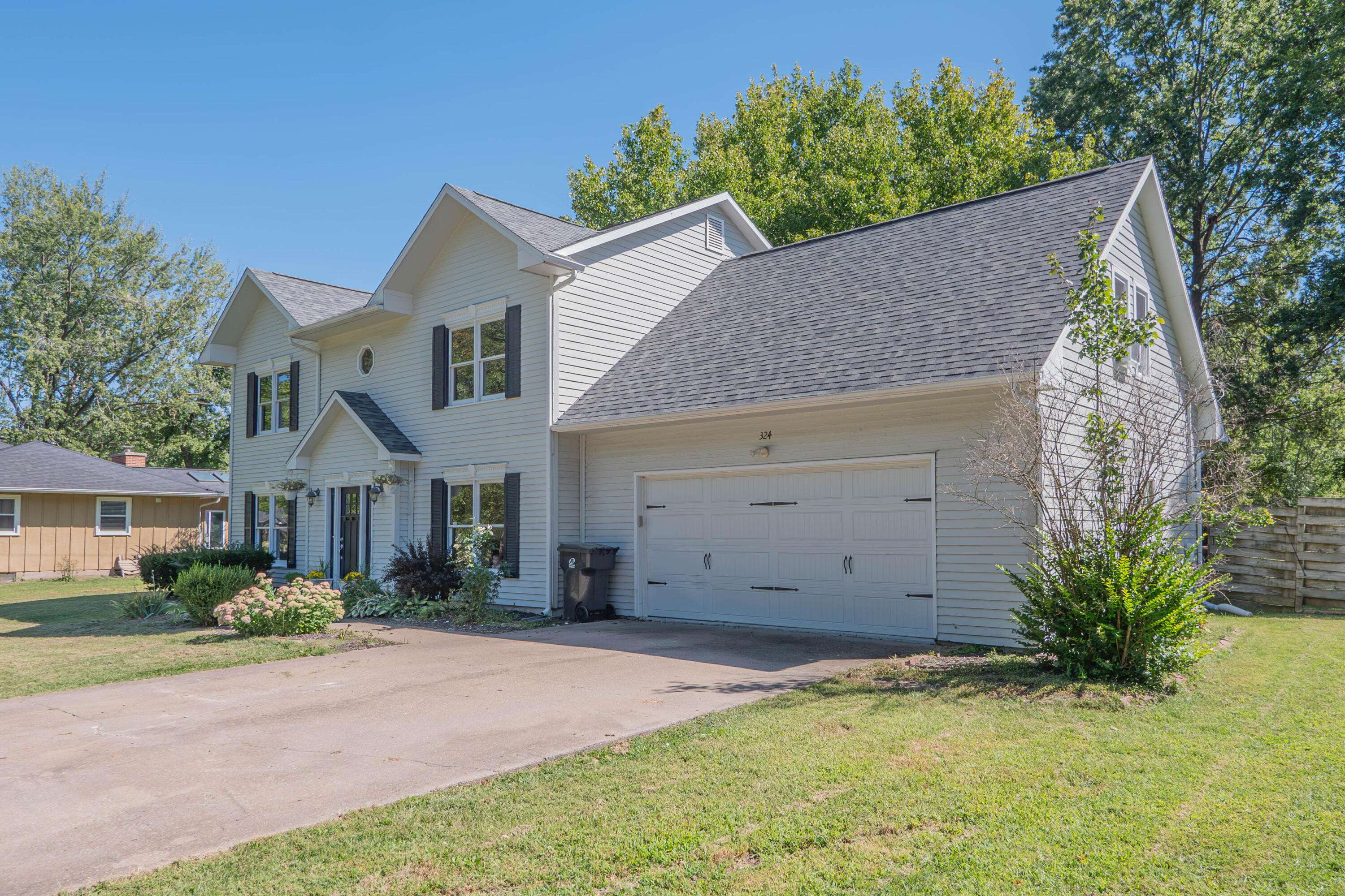 Moberly, MO 65270,324 Morningside DR