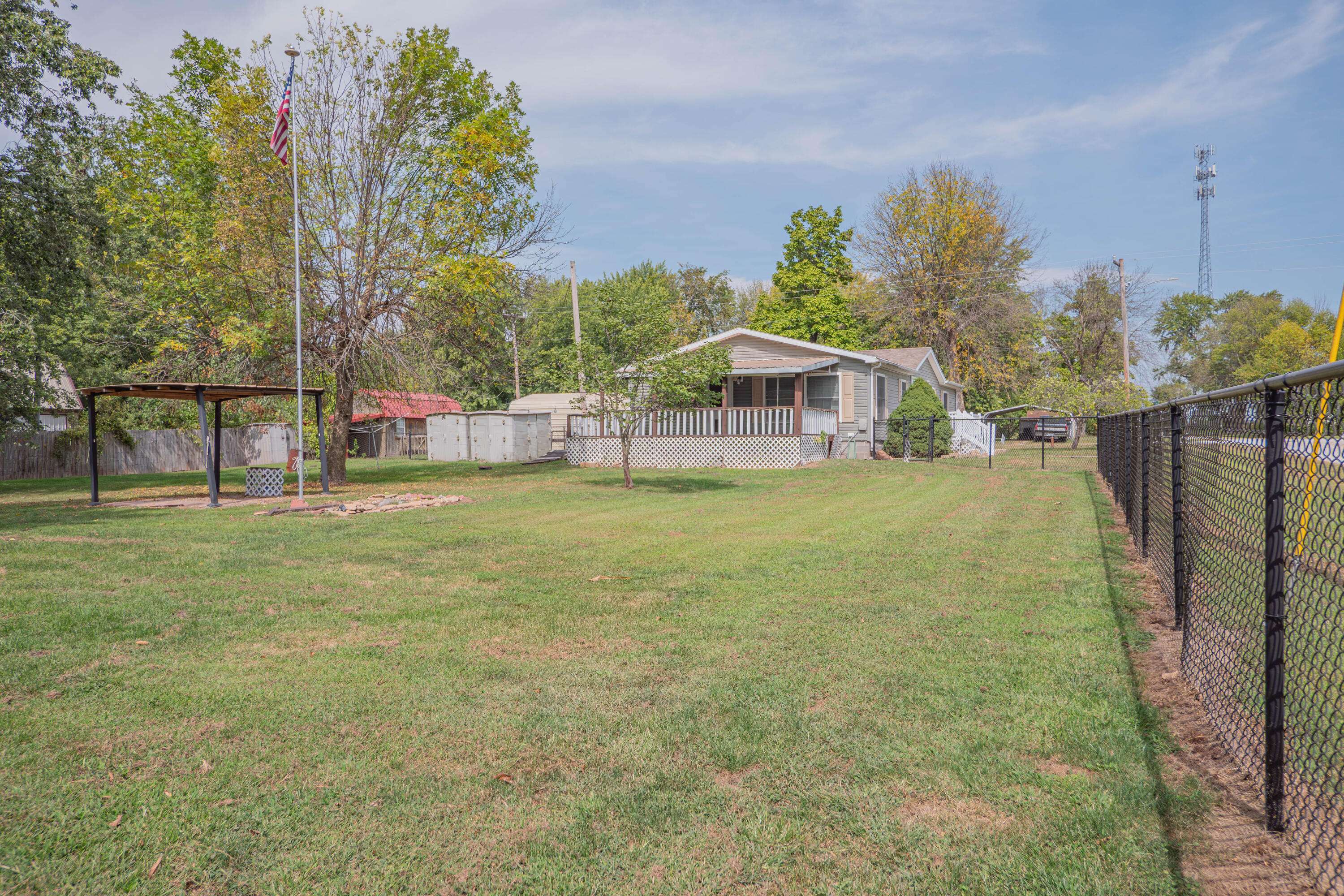 Jacksonville, MO 65260,101 S Pratte ST