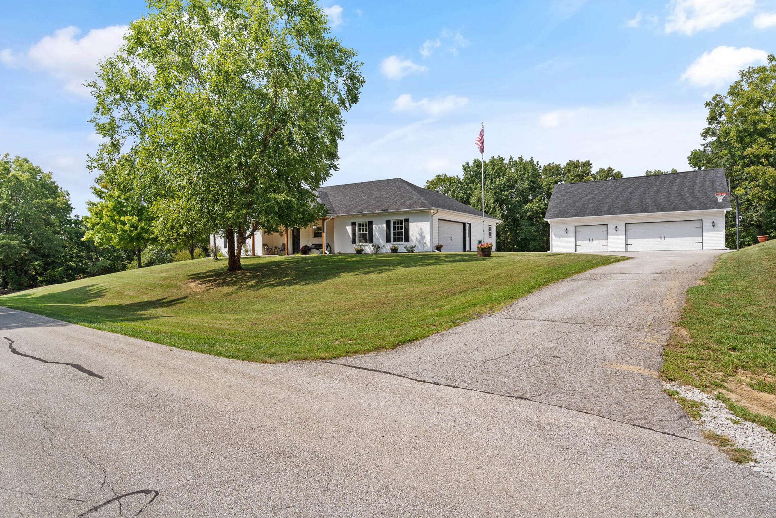 Hartsburg, MO 65039,5555 Critter crossing RD