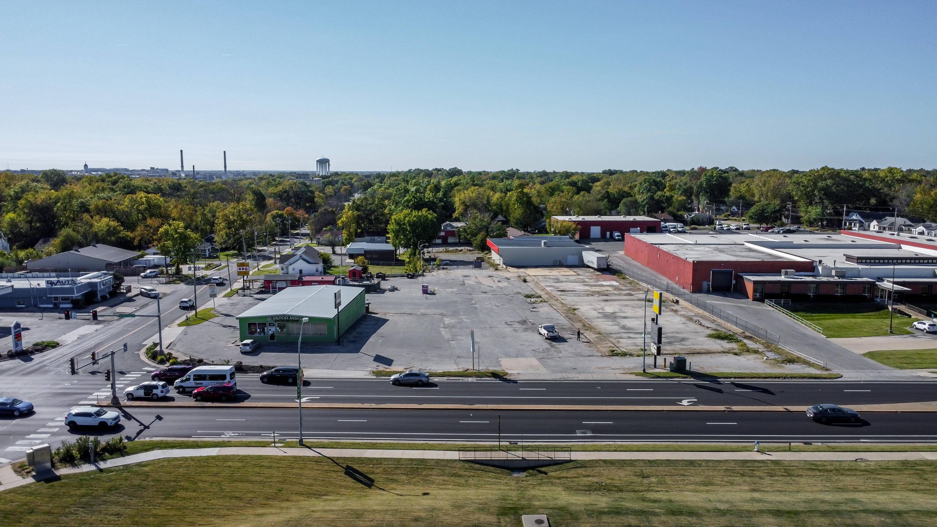 Columbia, MO 65203,4.36 ACRES Acres m/l business loop 70 w