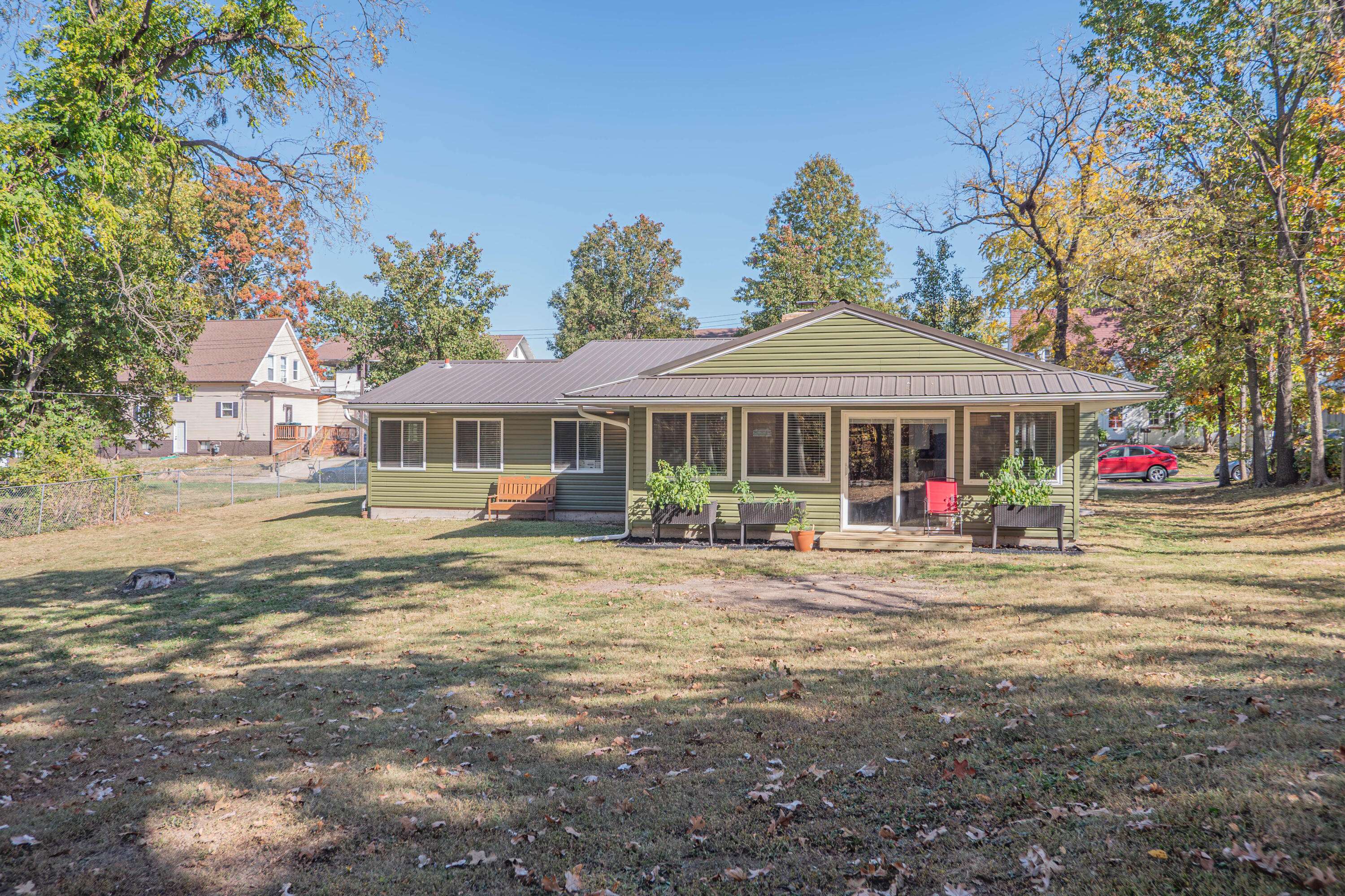 Moberly, MO 65270,511 Fort ST