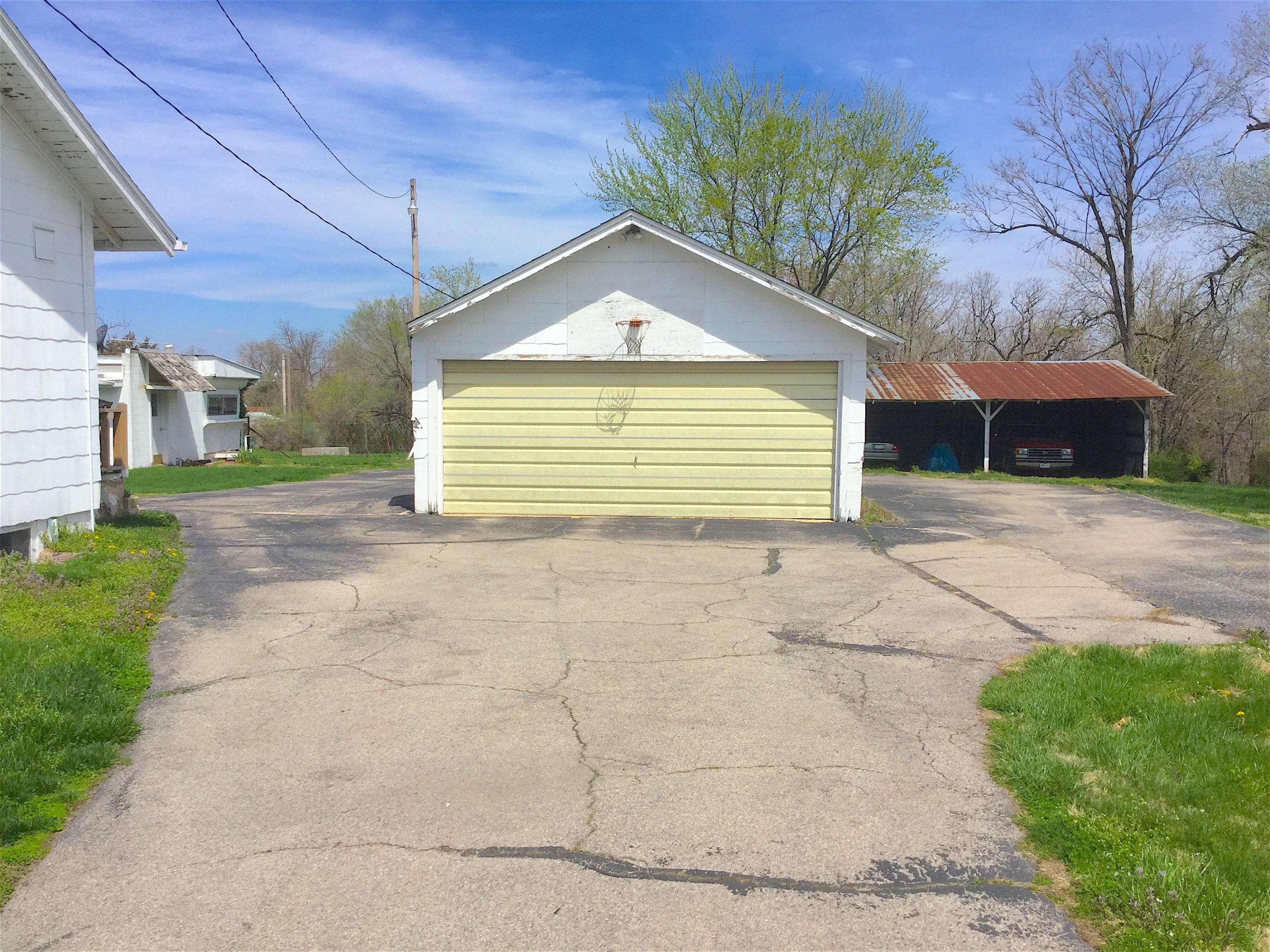 Camdenton, MO 65020,332 N Business rte 5