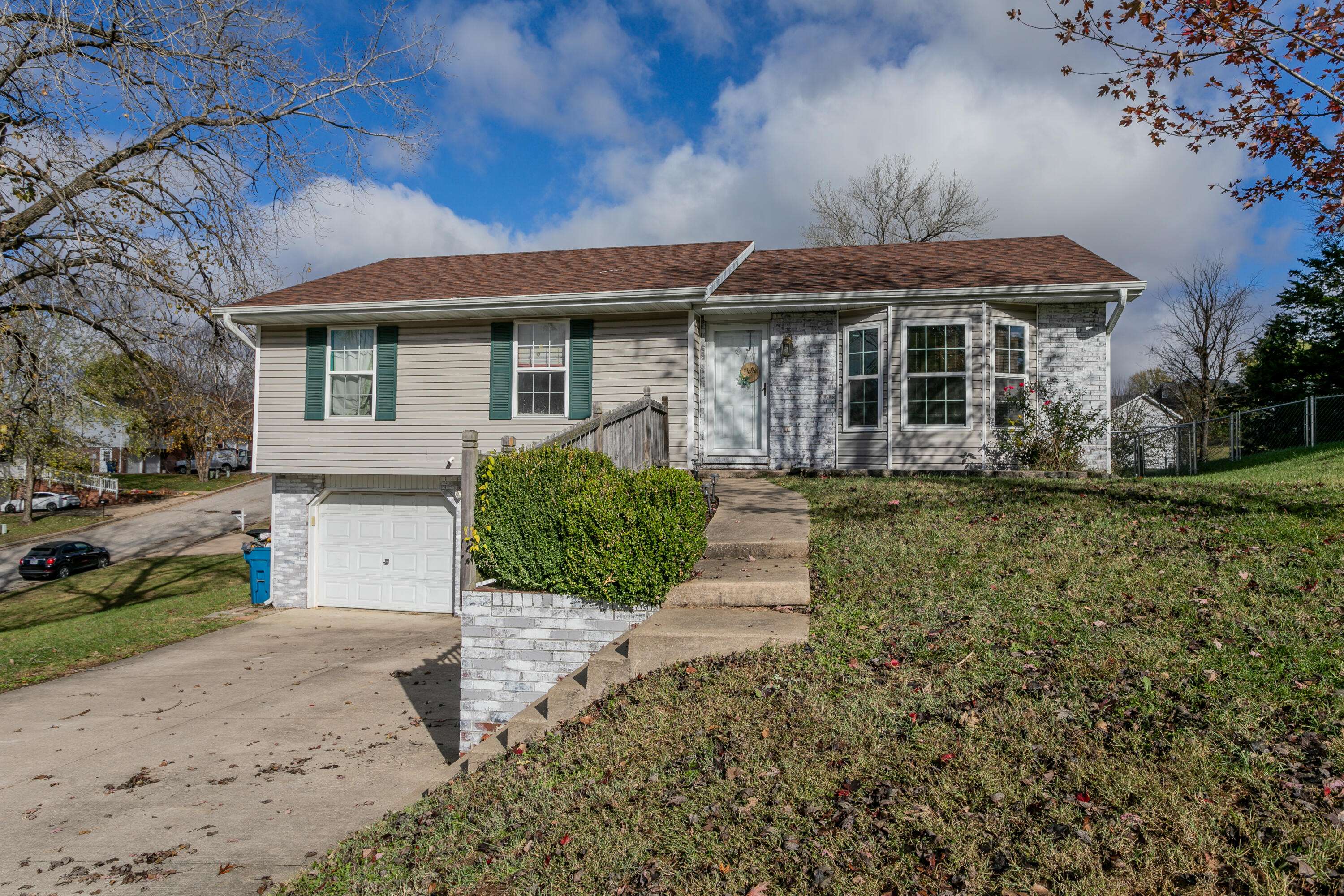 Jefferson City, MO 65109,3916 Vickie DR