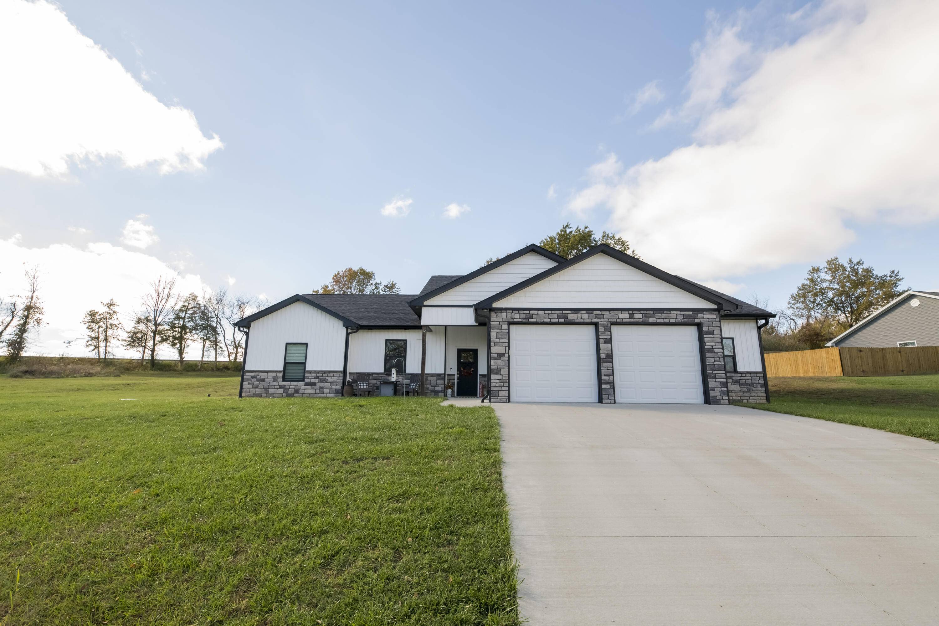 Boonville, MO 65233,17100 Bear bridge CT