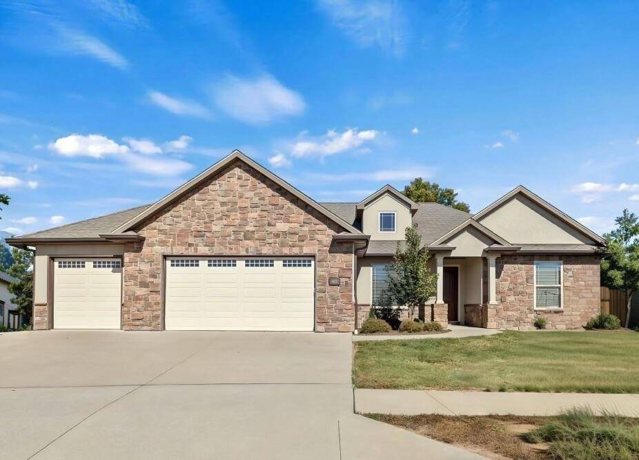 Columbia, MO 65203,1605 Labrador DR