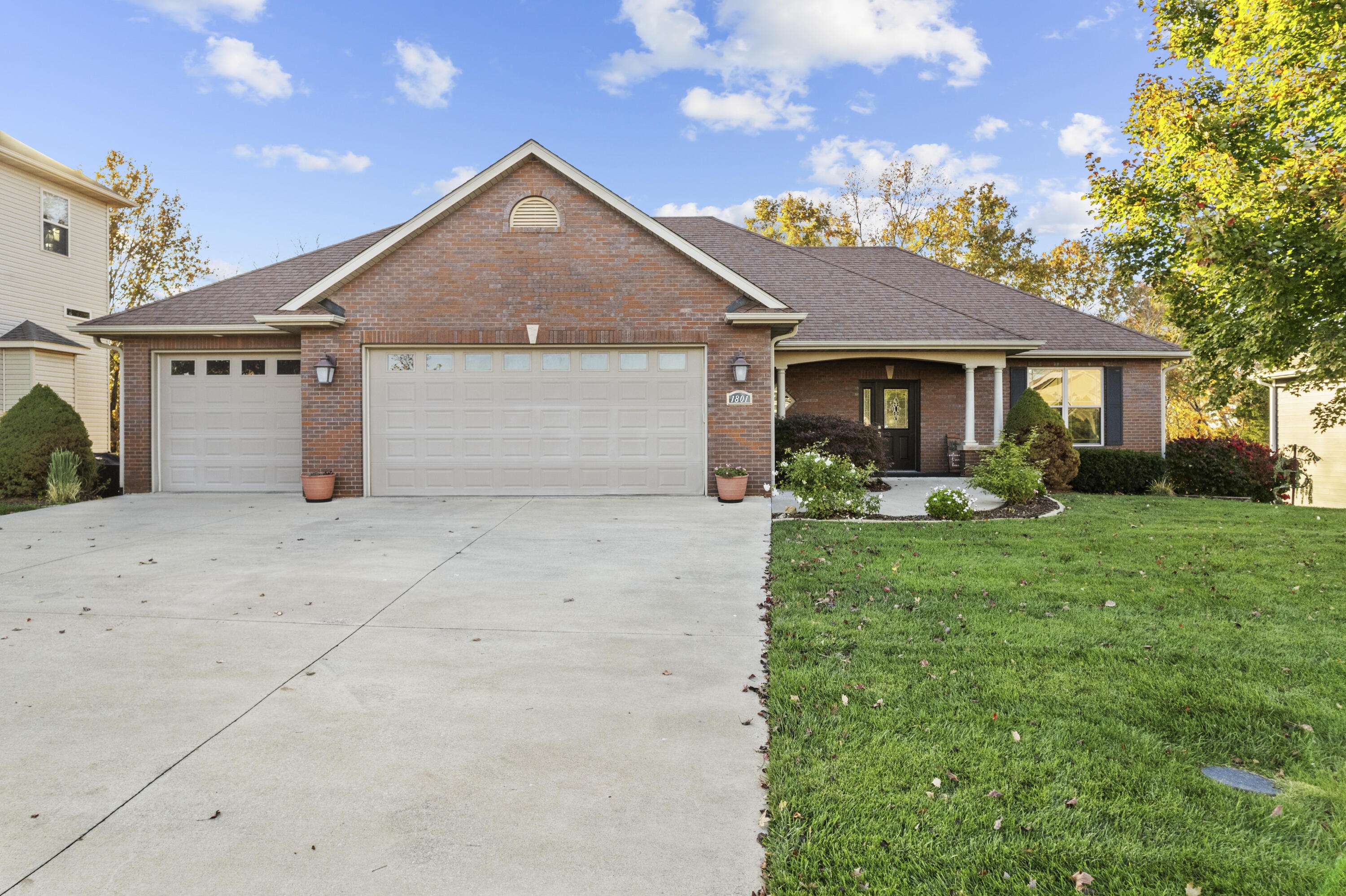 Columbia, MO 65203,1801 Labrador DR