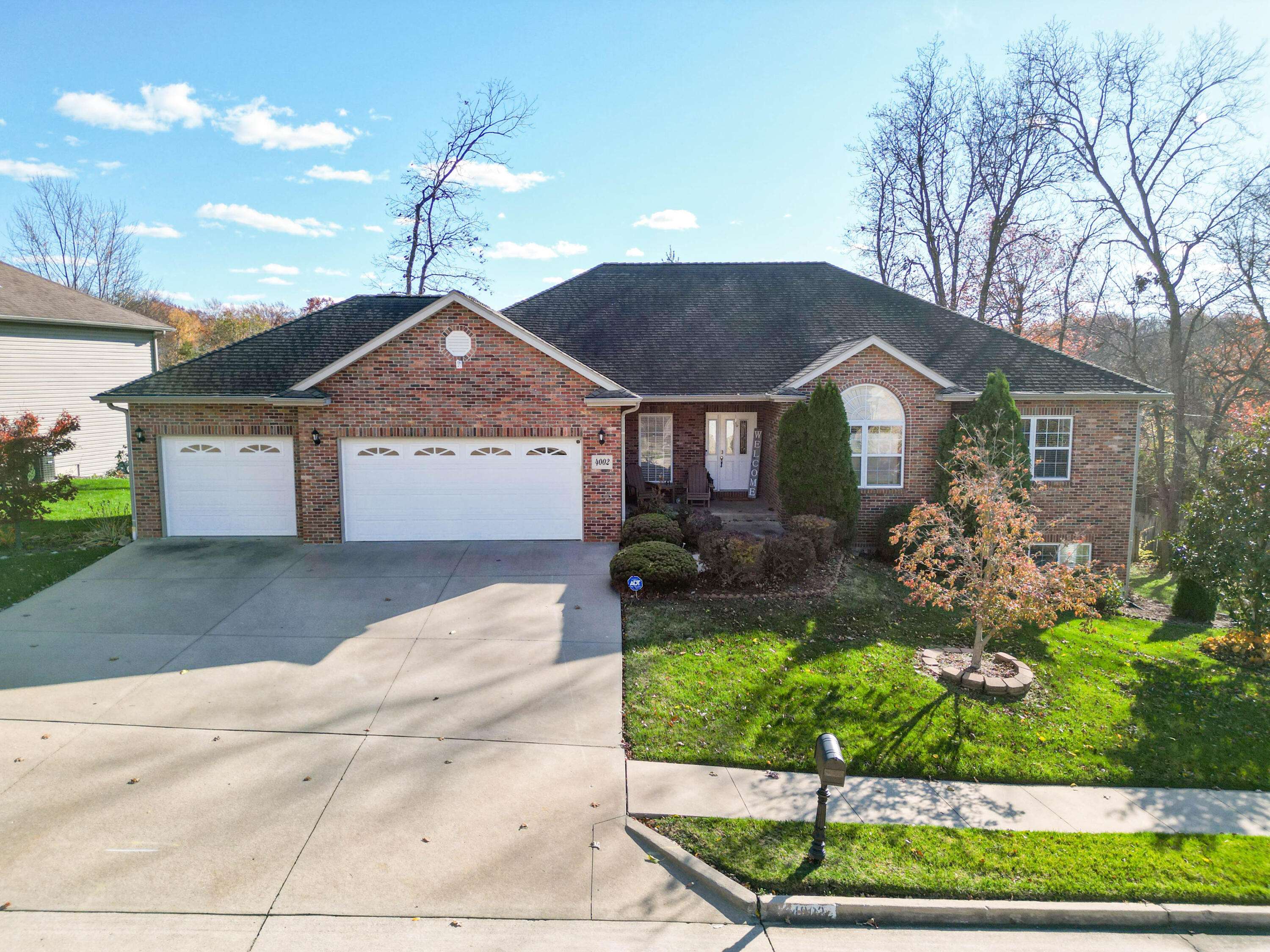 Columbia, MO 65203,4002 Daylily CT