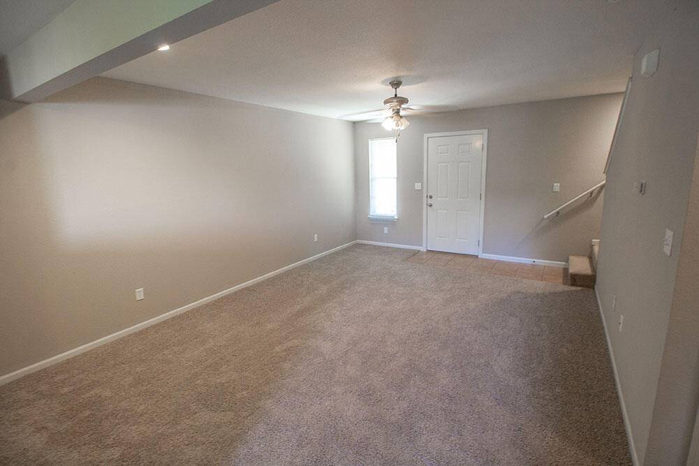 Columbia, MO 65202,4009 Snowy owl DR