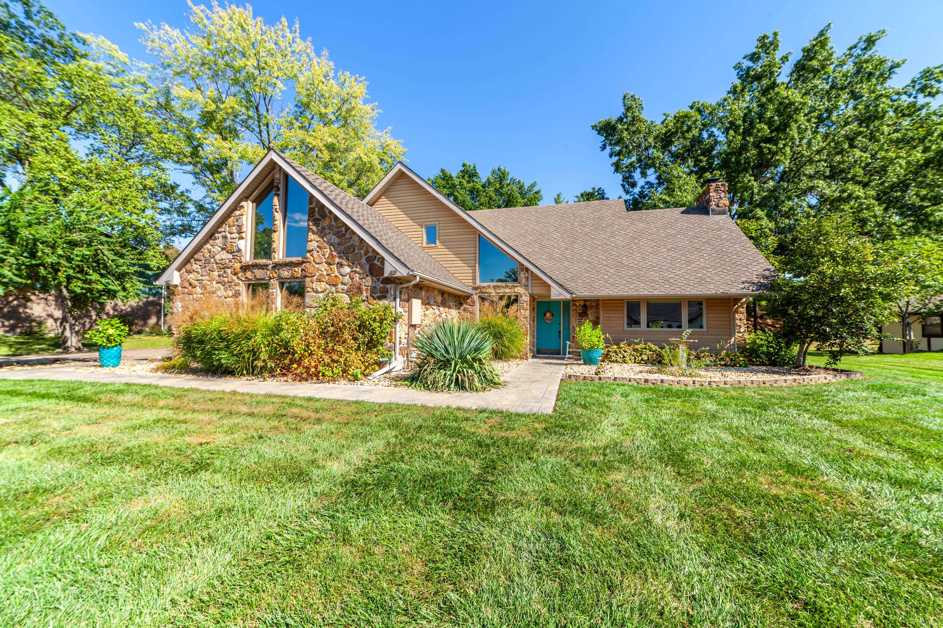 Columbia, MO 65203,1209 Willowcreek LN