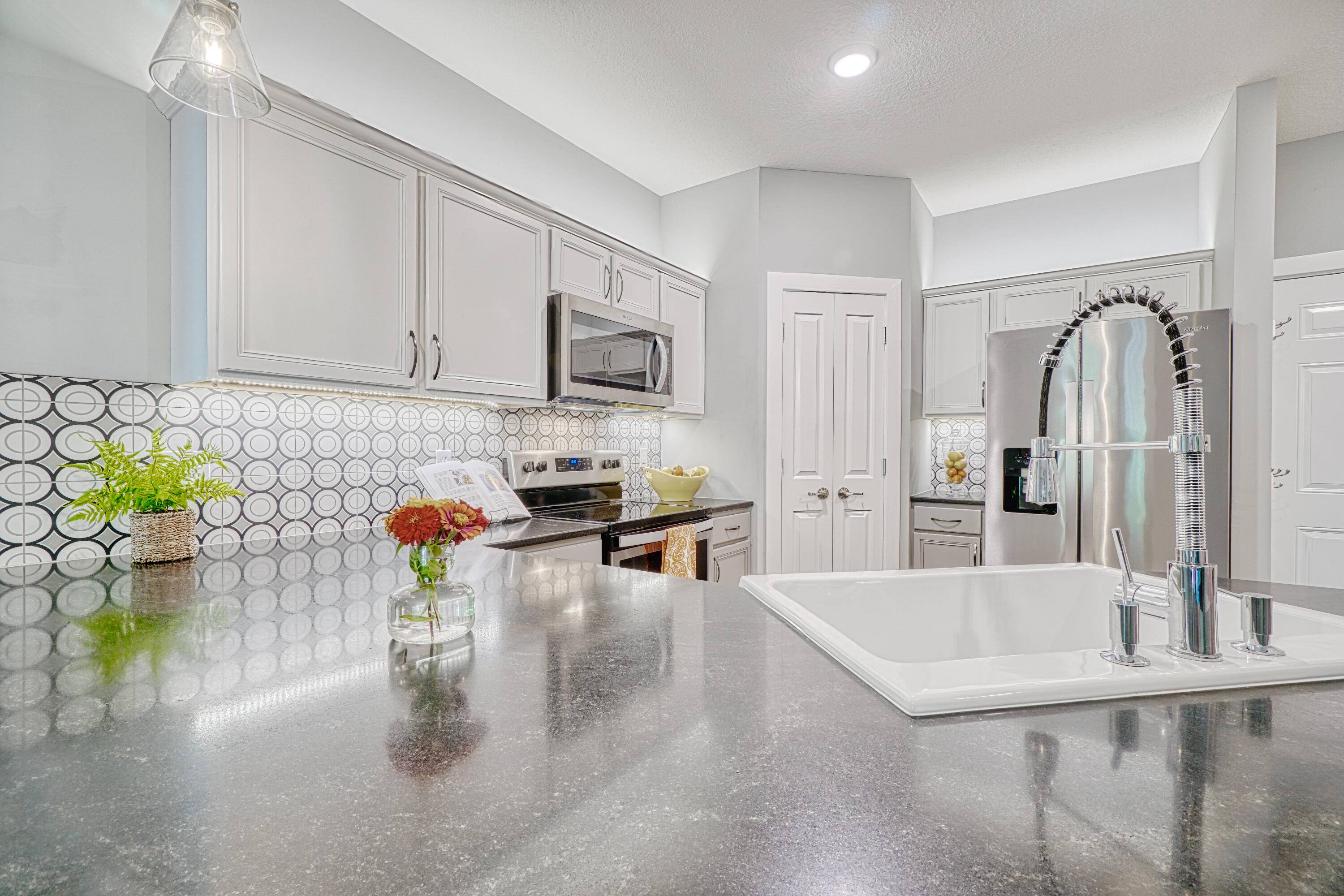 Columbia, MO 65203,4004 W Worley ST #304