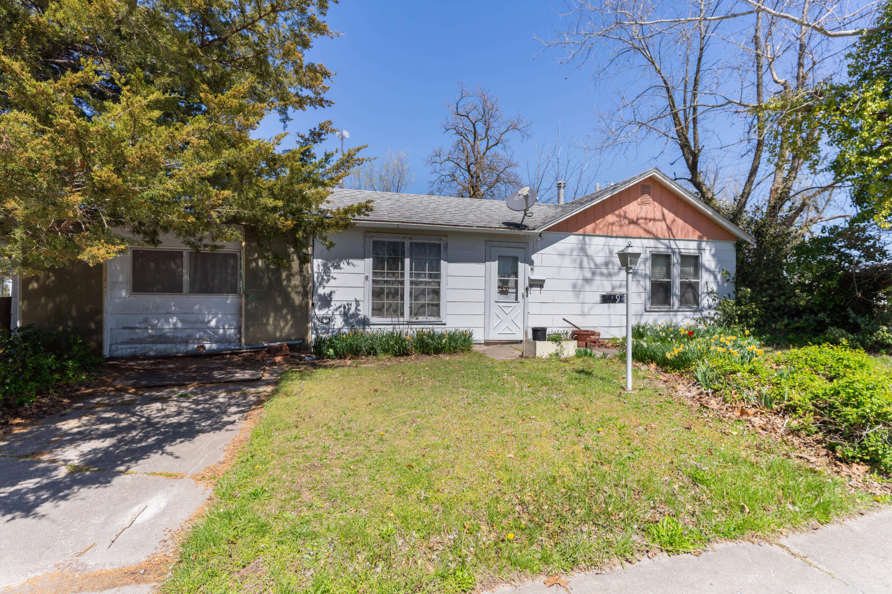 Moberly, MO 65270,209 Jefferson AVE