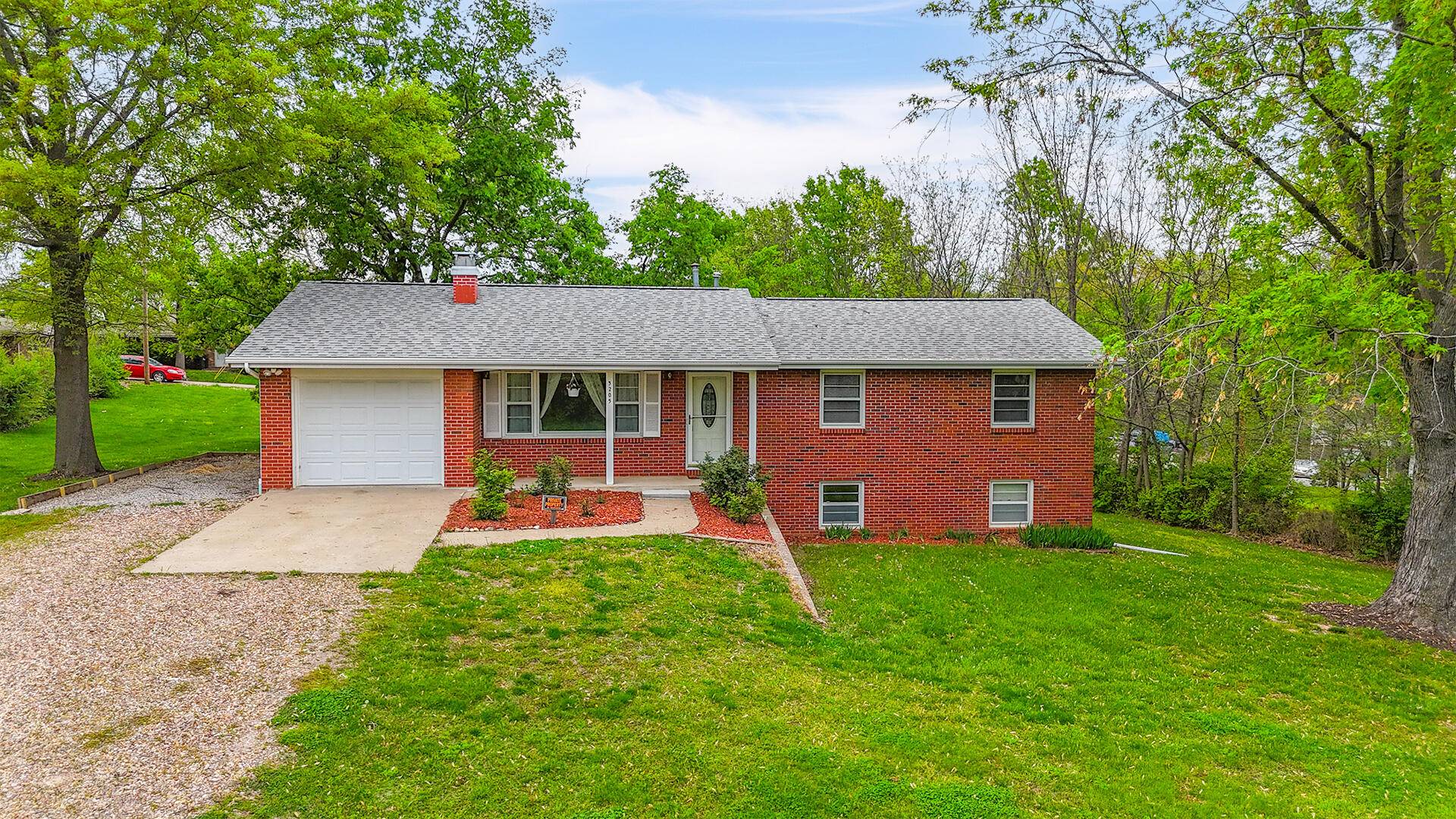 Columbia, MO 65202,3205 Pioneer DR