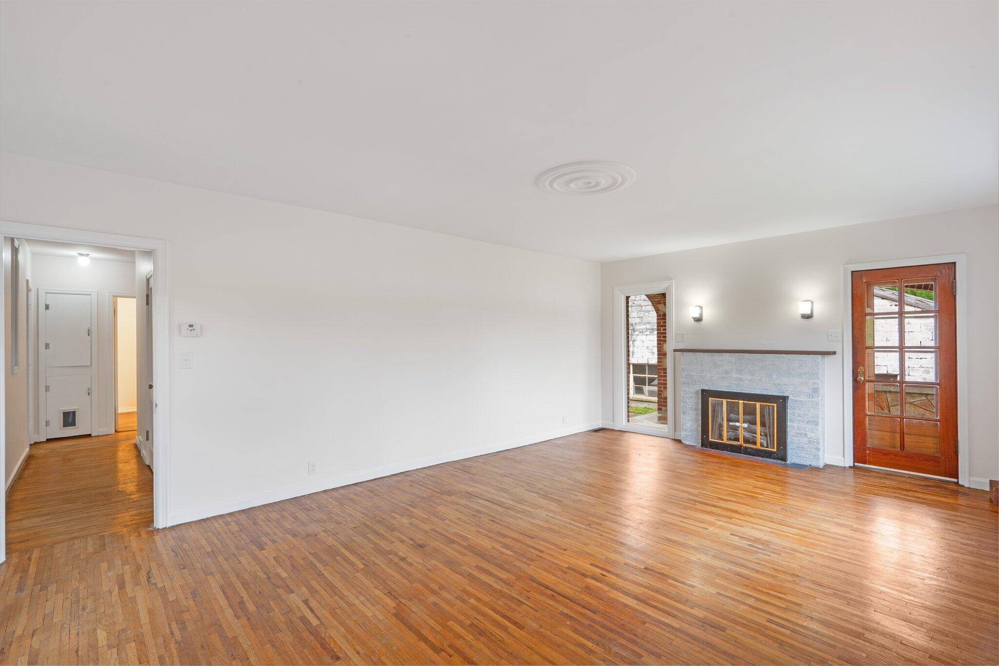 Boonville, MO 65233,910 Kemper ST