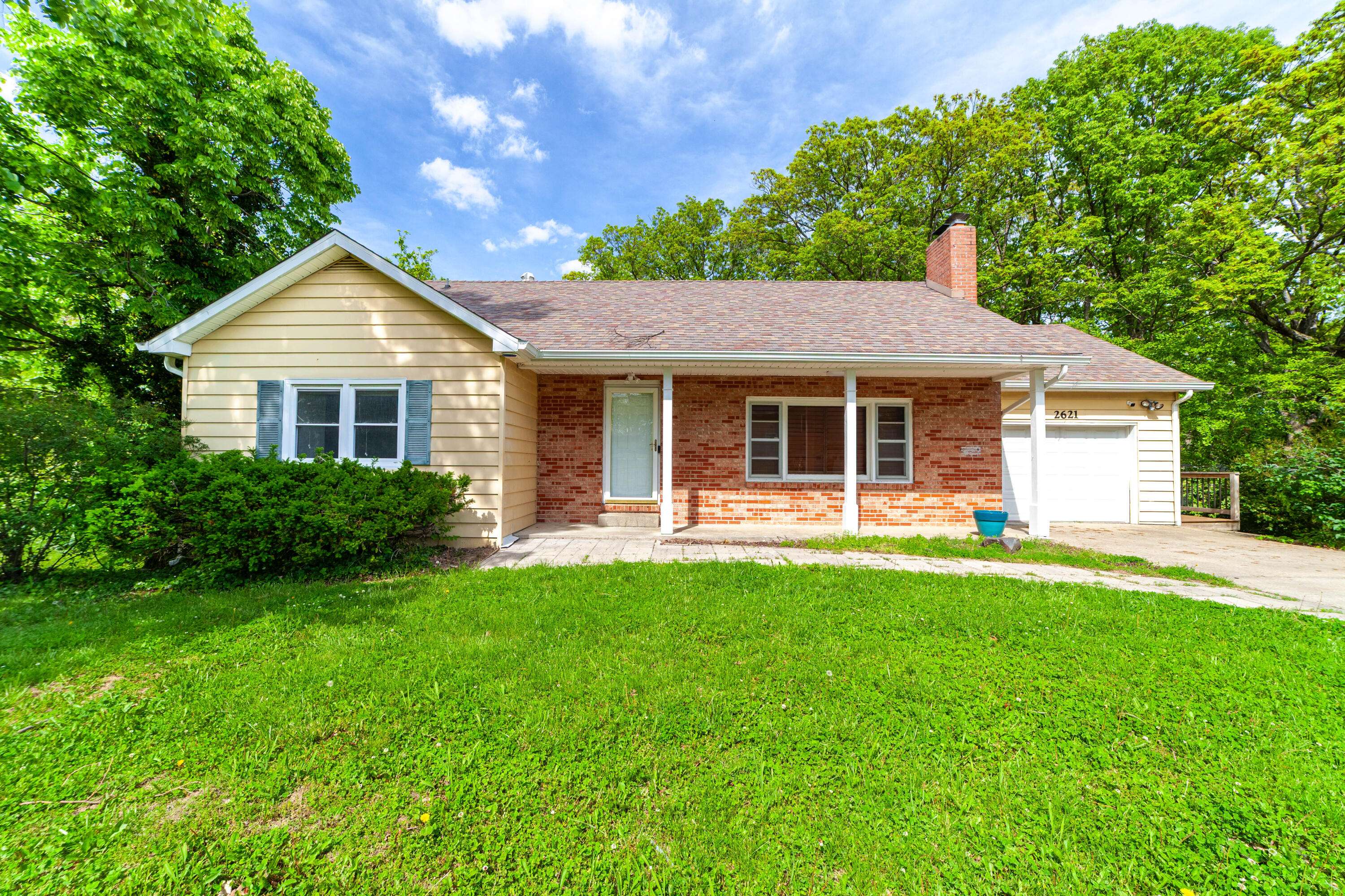 Columbia, MO 65202,2621 White gate DR
