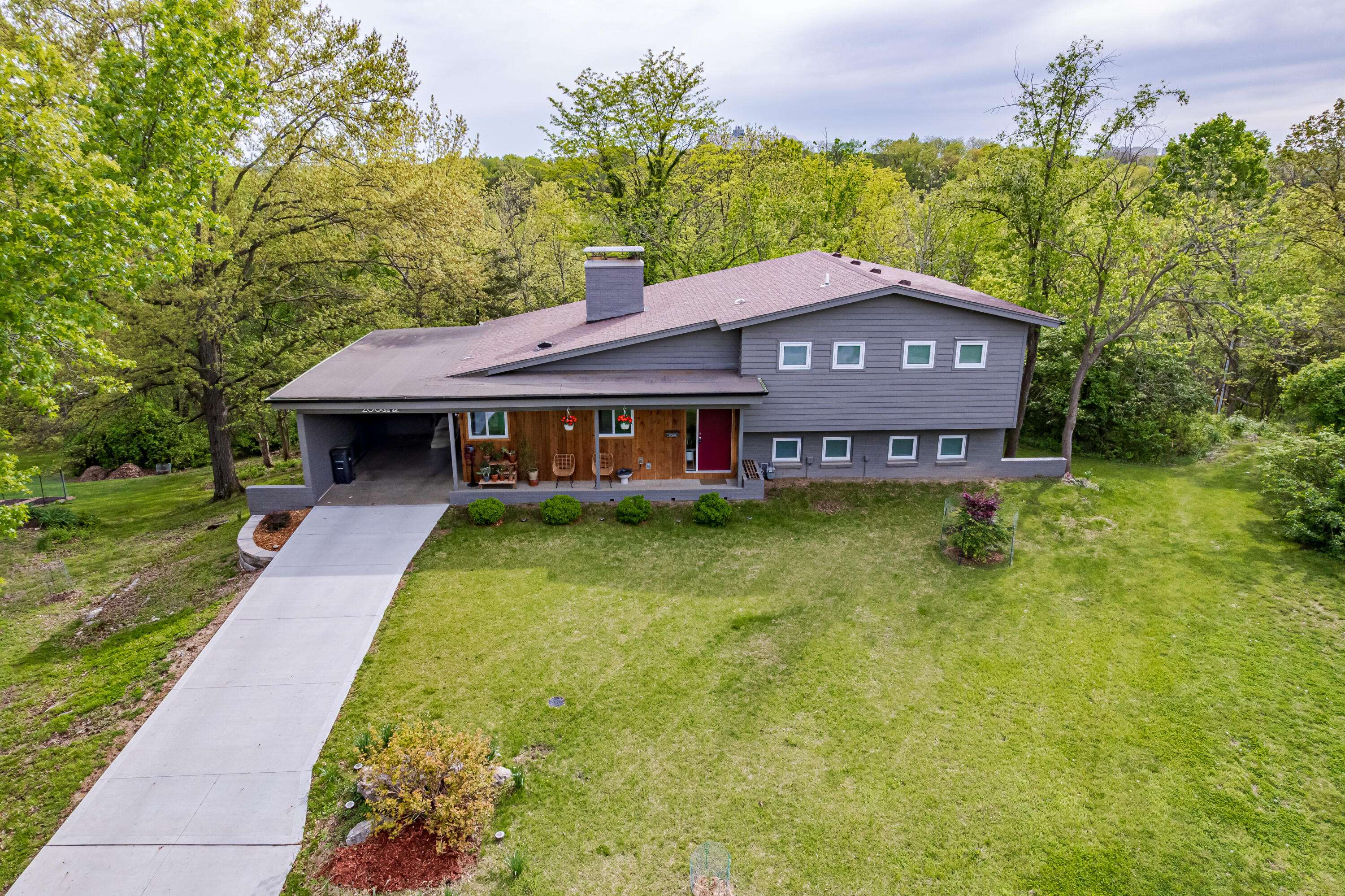 Columbia, MO 65201,2002 Valley view RD