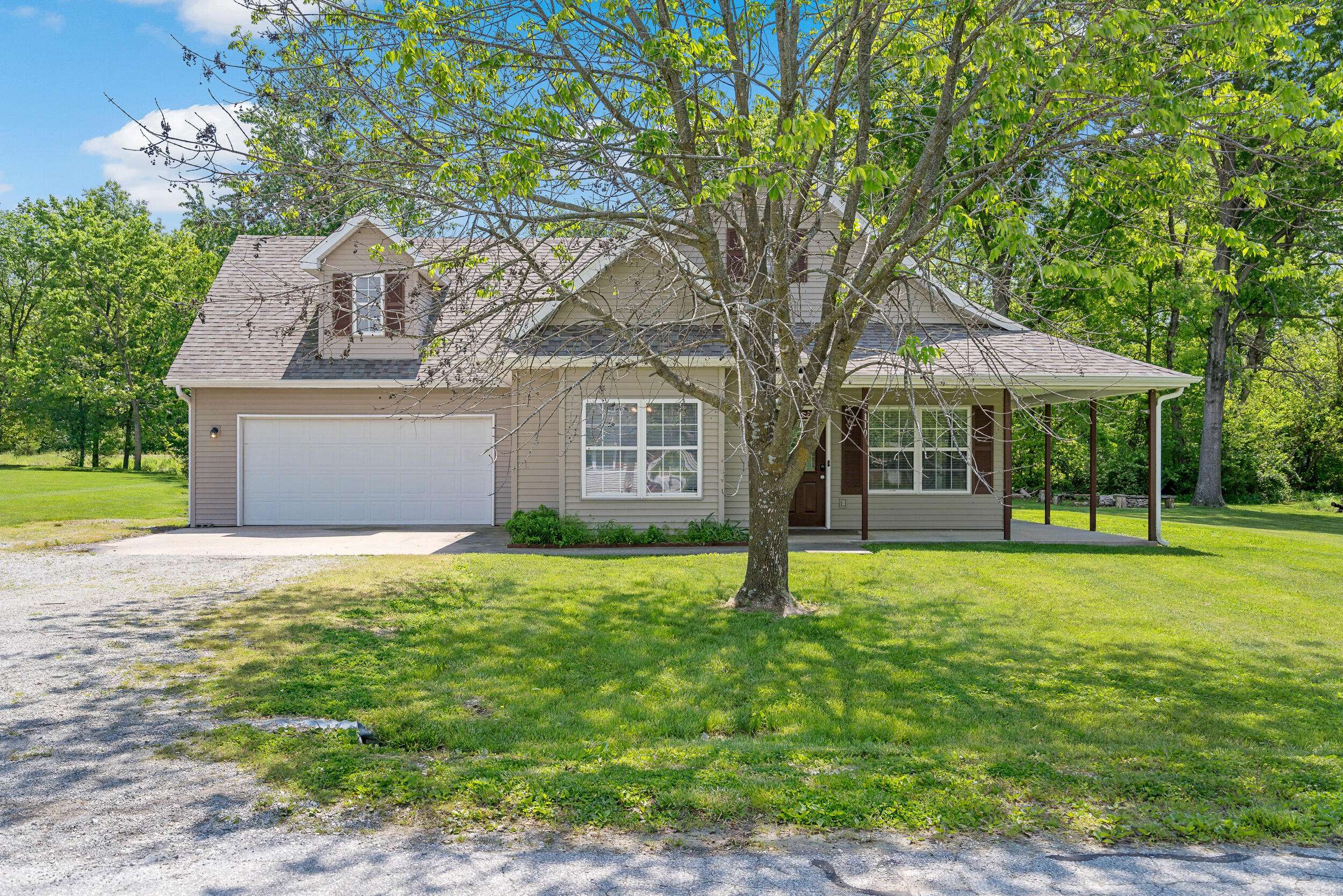 Hallsville, MO 65255,110 Oak LN