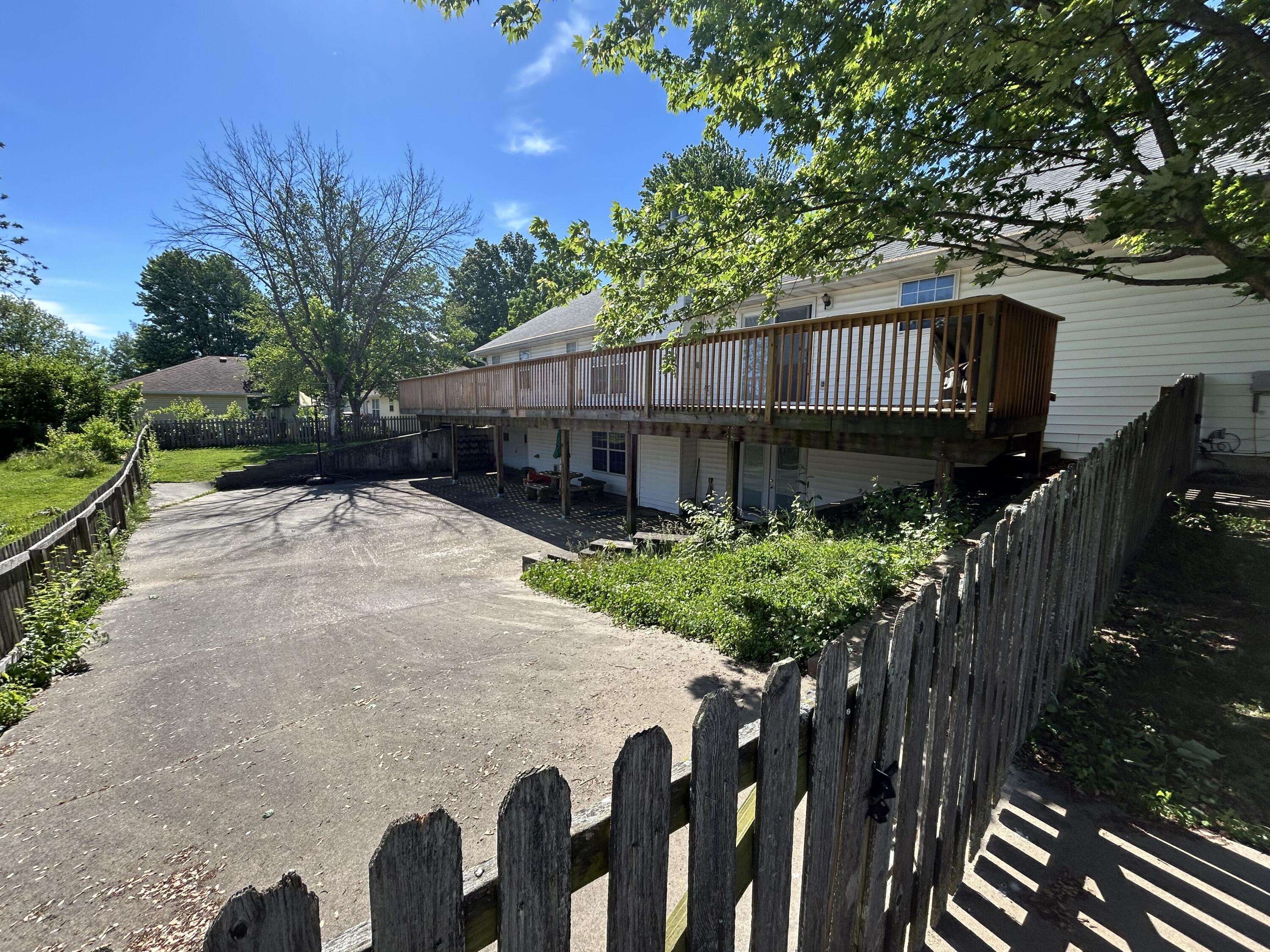 Ashland, MO 65010,705 Redwood DR
