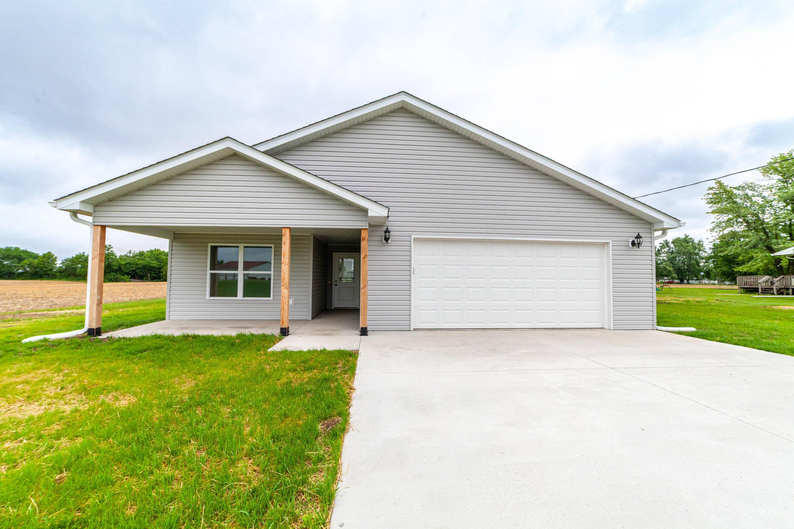 Clark, MO 65243,97 Guthrie ST