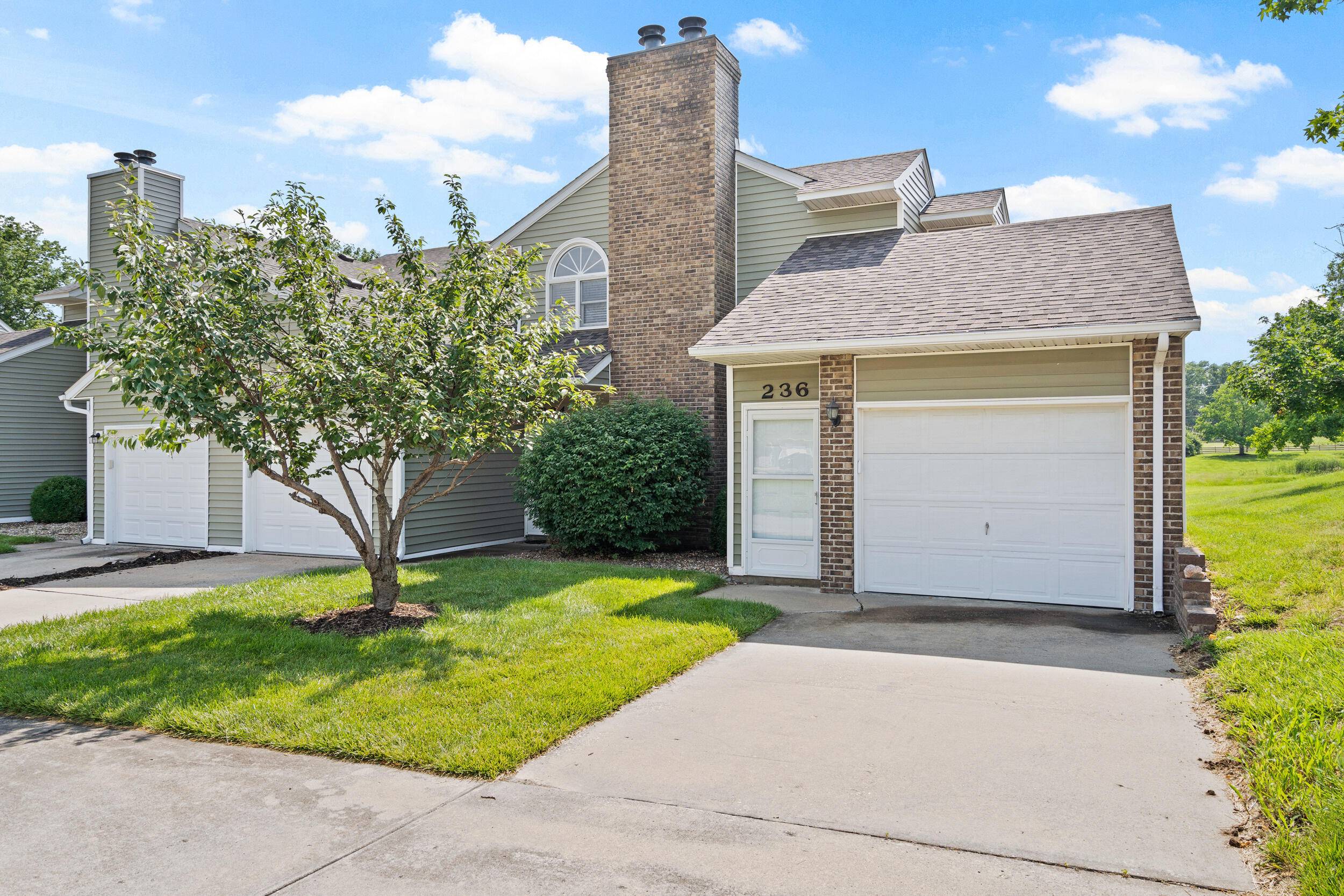 Columbia, MO 65203,236 W Green meadows RD