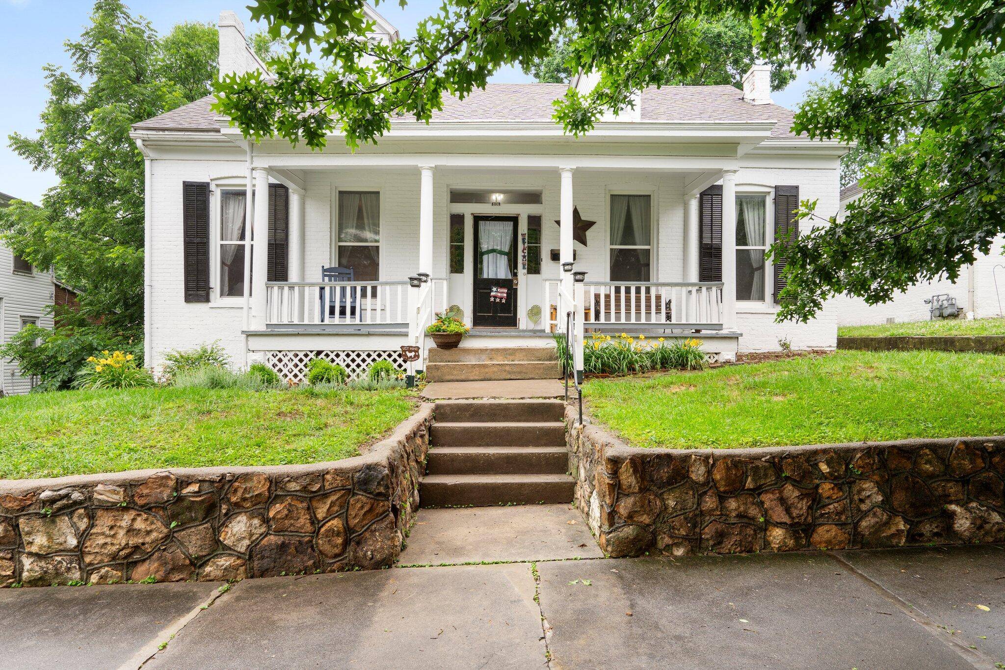 Boonville, MO 65233,806 6th ST