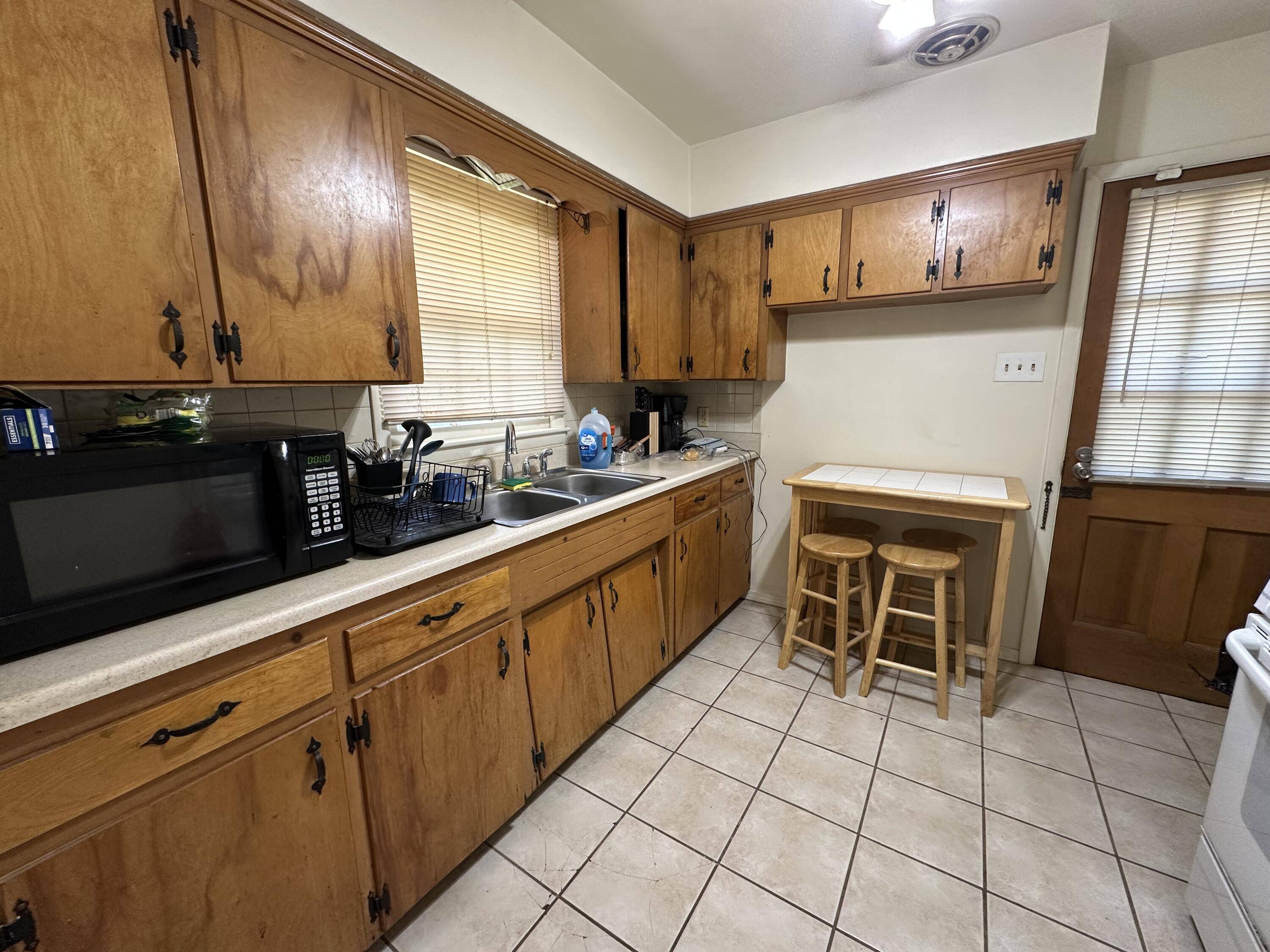 Columbia, MO 65203,304-306 Loch LN