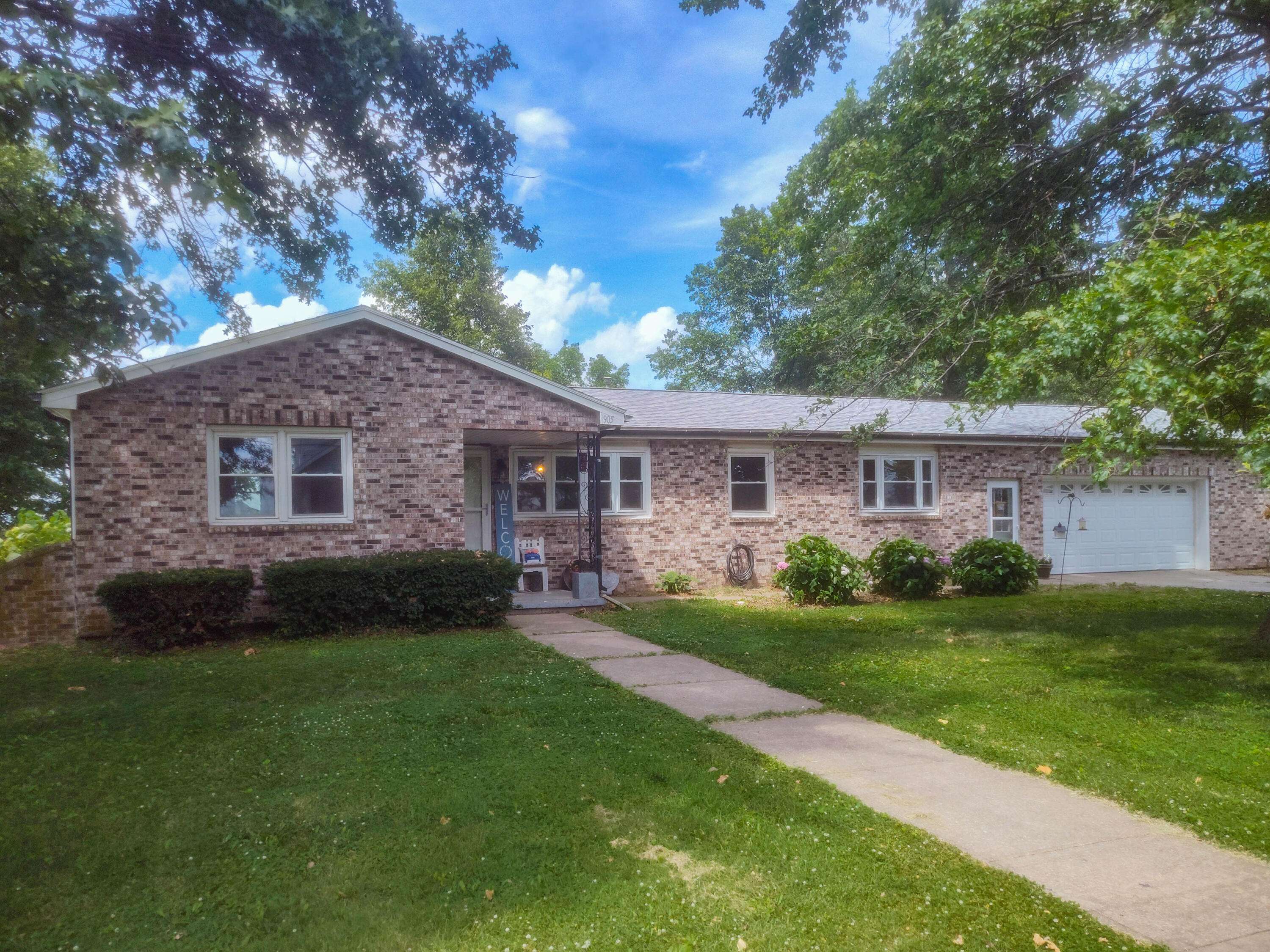 Slater, MO 65349,905 Grandview AVE
