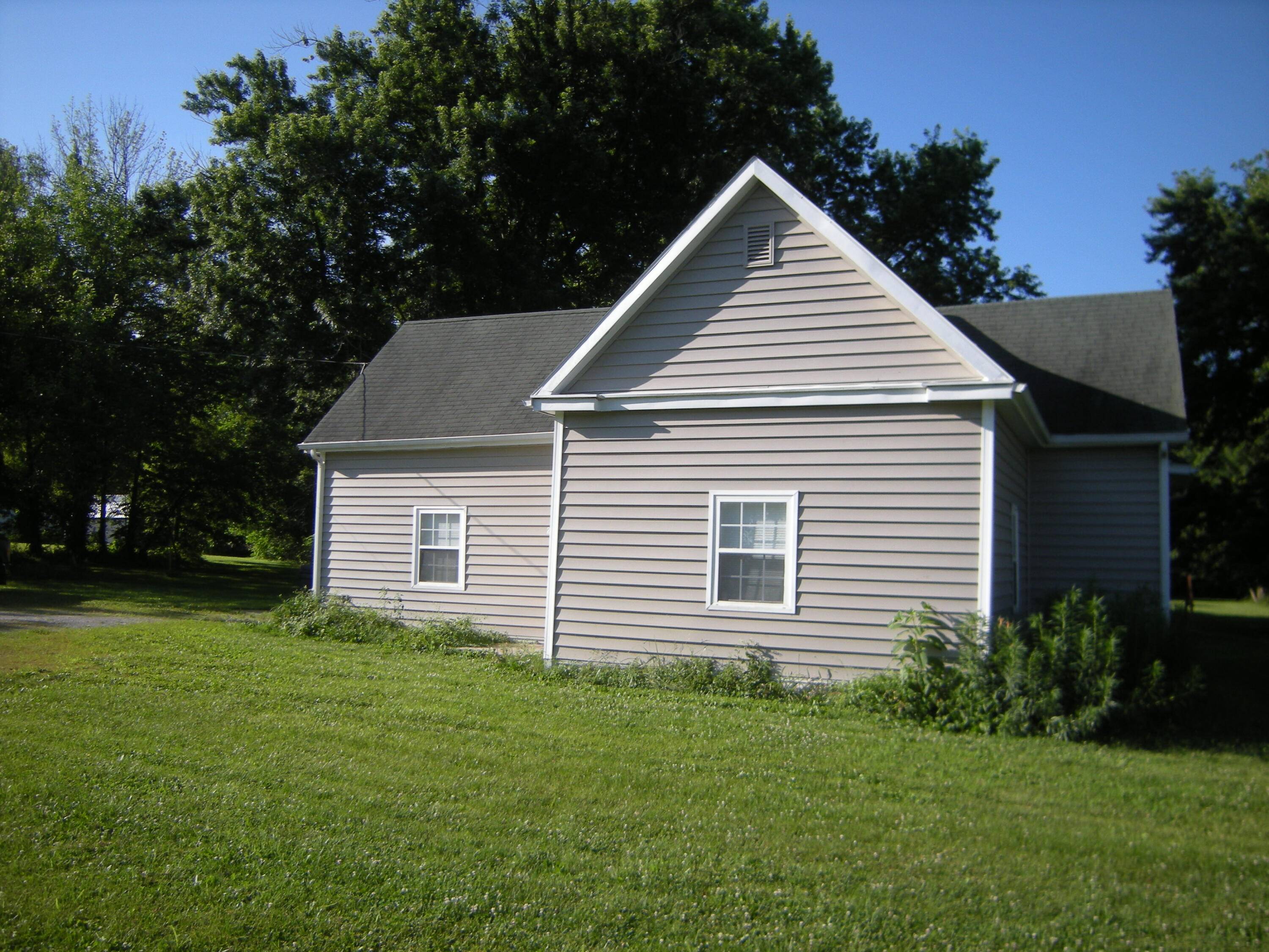 Sturgeon, MO 65284,202 W Canada ST