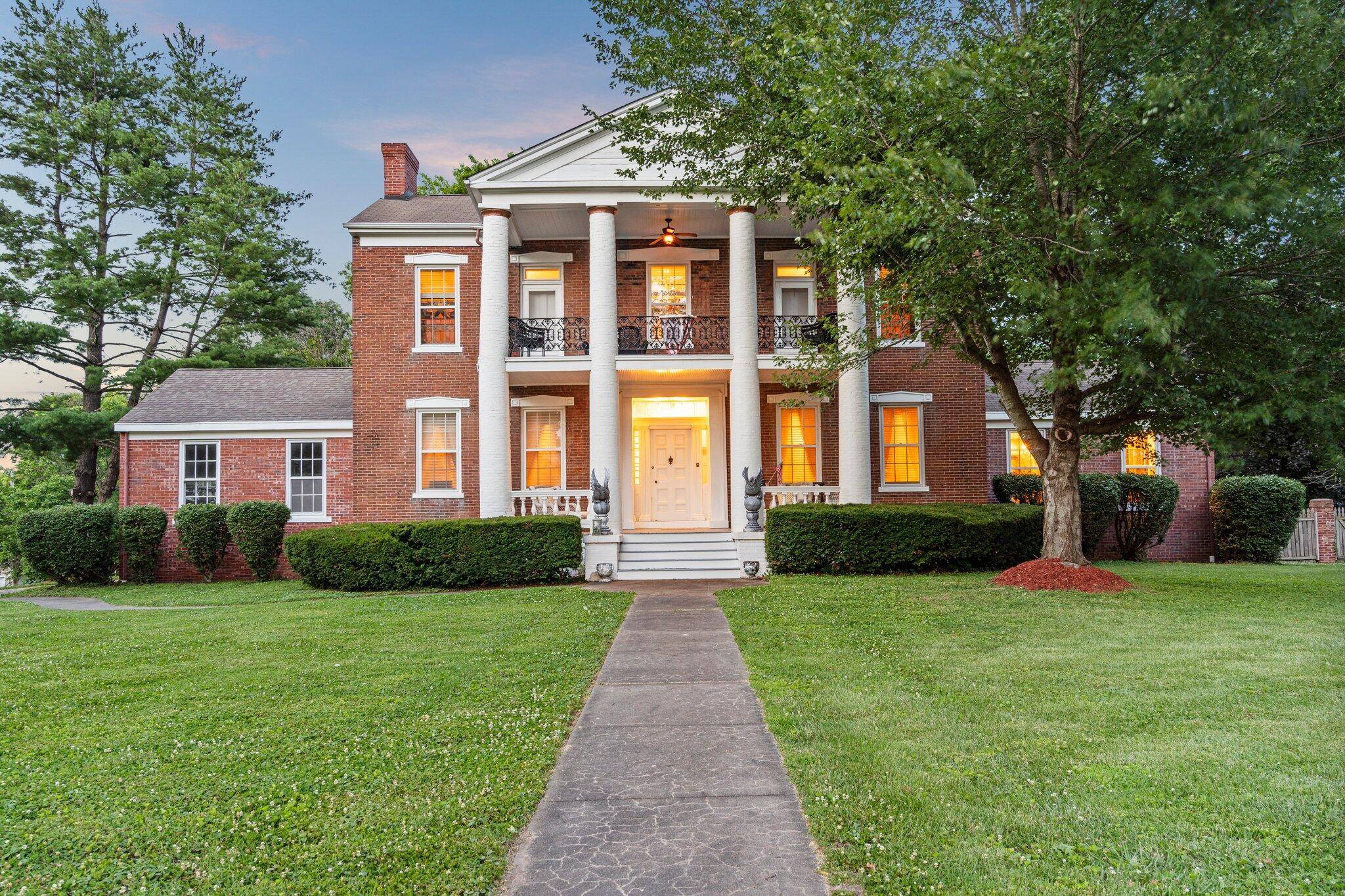 Boonville, MO 65233,700 10th ST