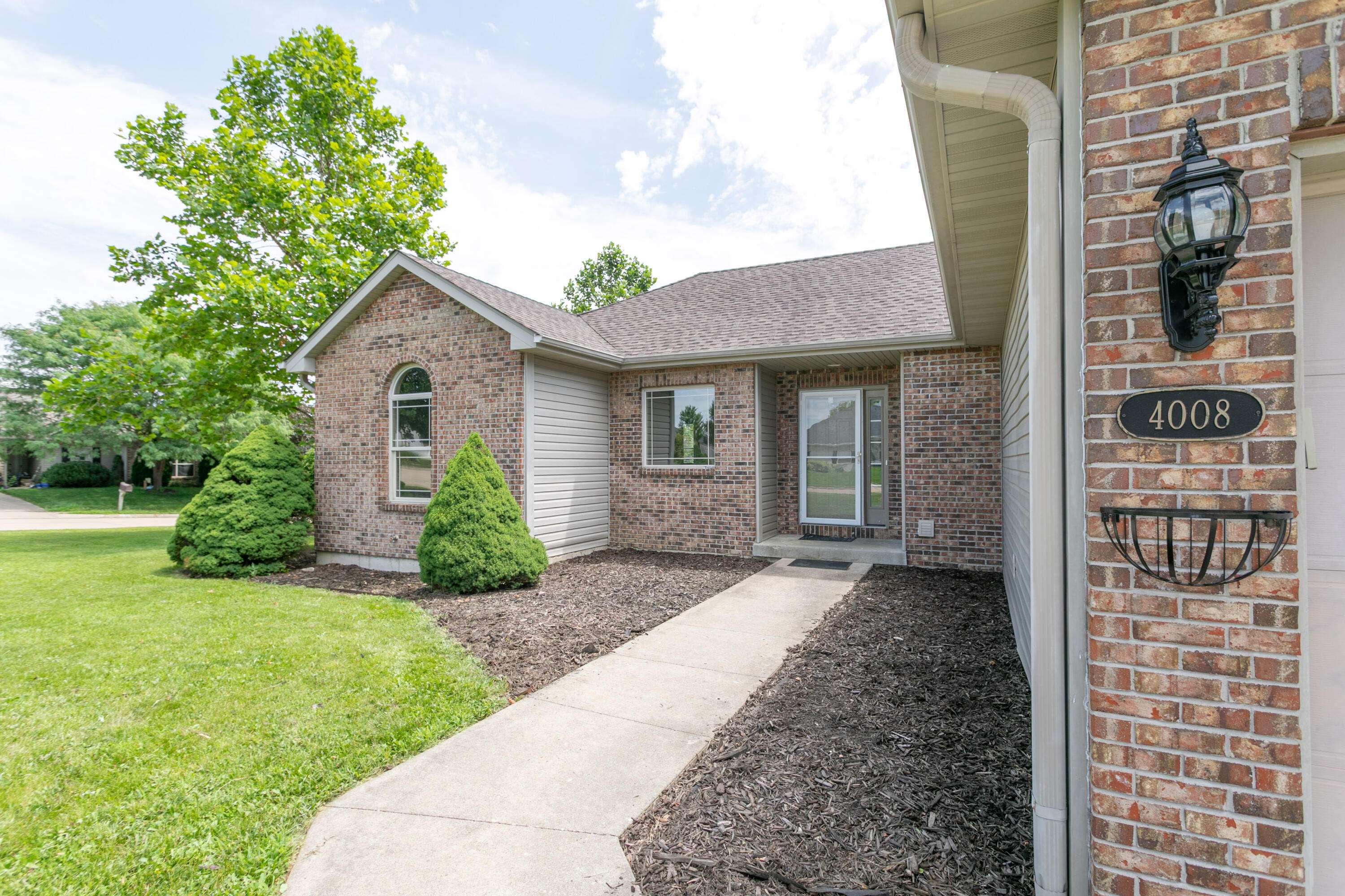 Columbia, MO 65202,4008 Iguana DR
