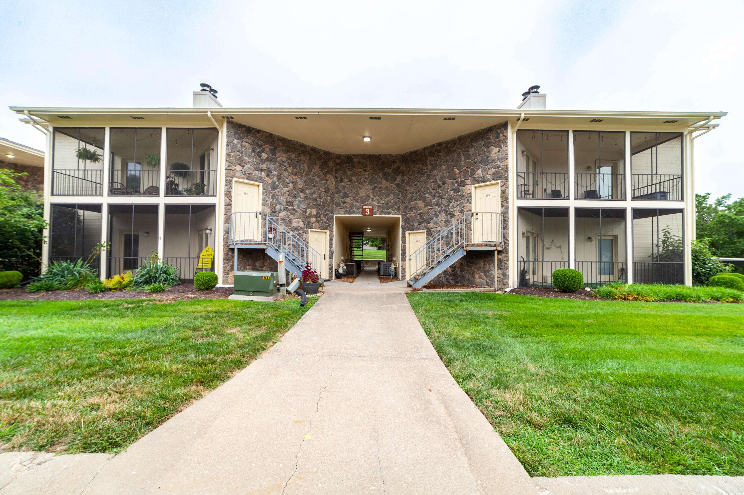 Columbia, MO 65203,301 Park deville PL #301