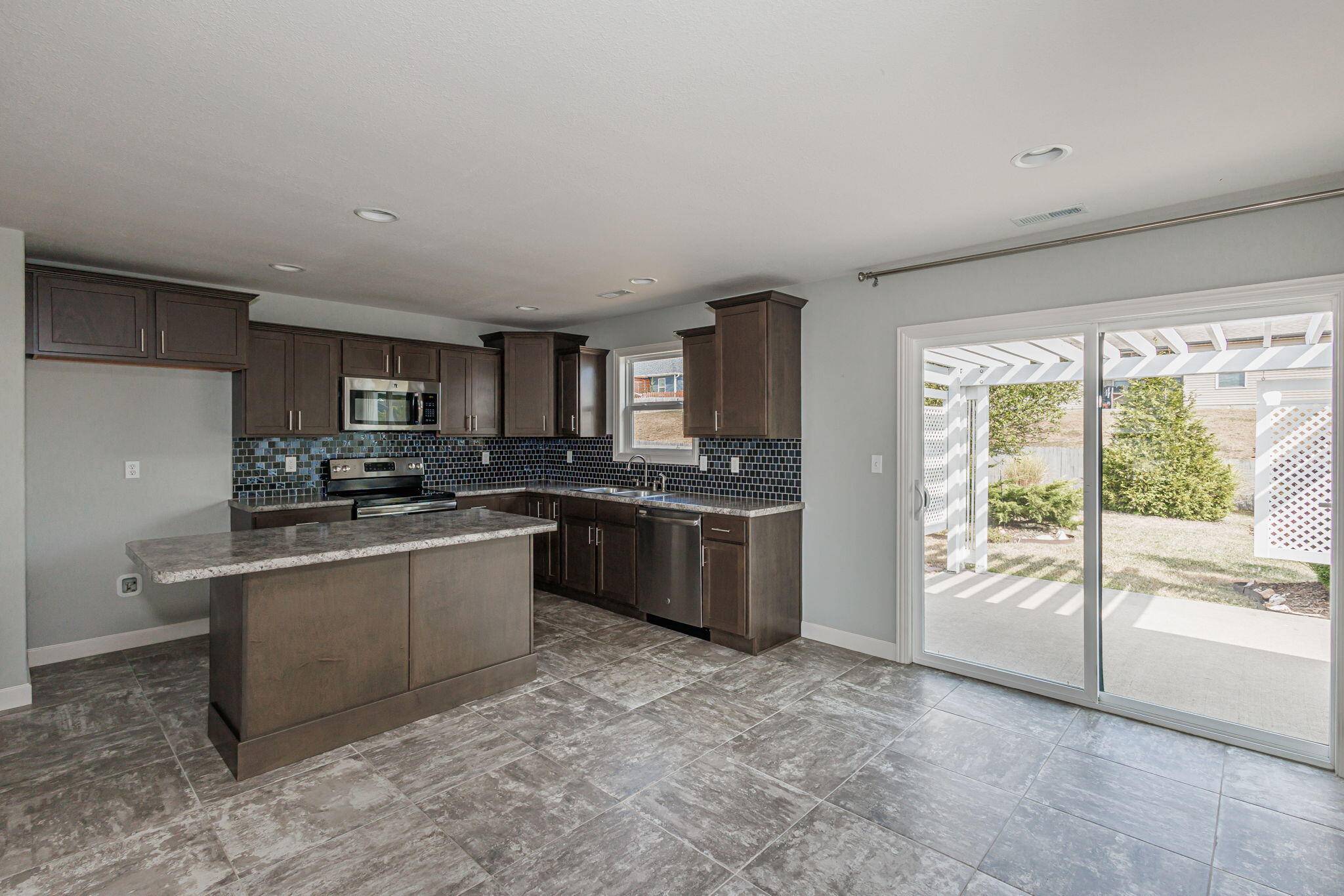 Columbia, MO 65202,607 Armitage DR