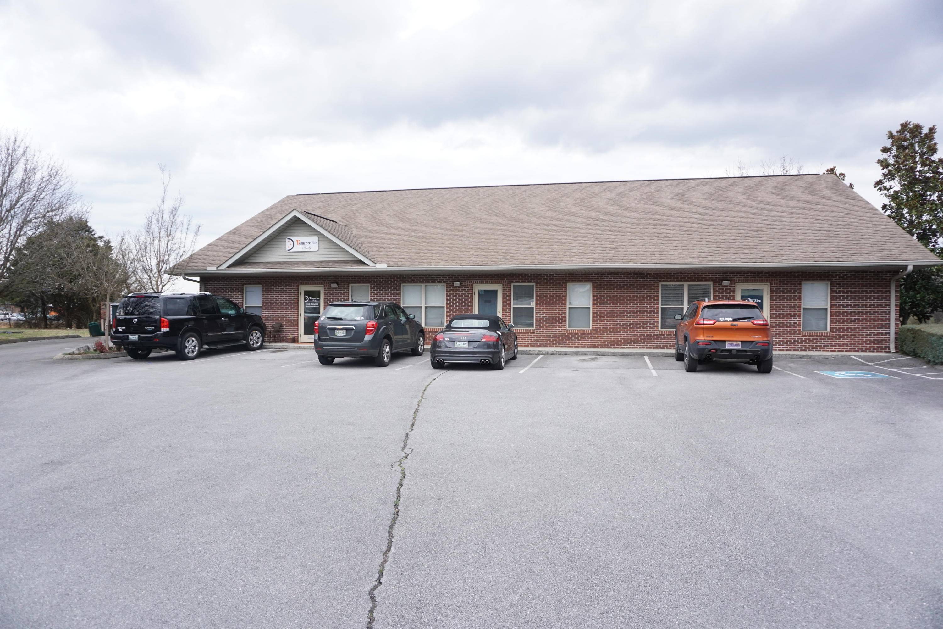 Sevierville, TN 37862,621 Wall St