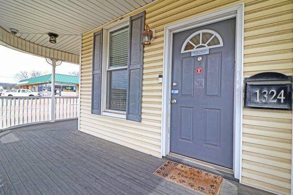 Knoxville, TN 37917,1324 Central St