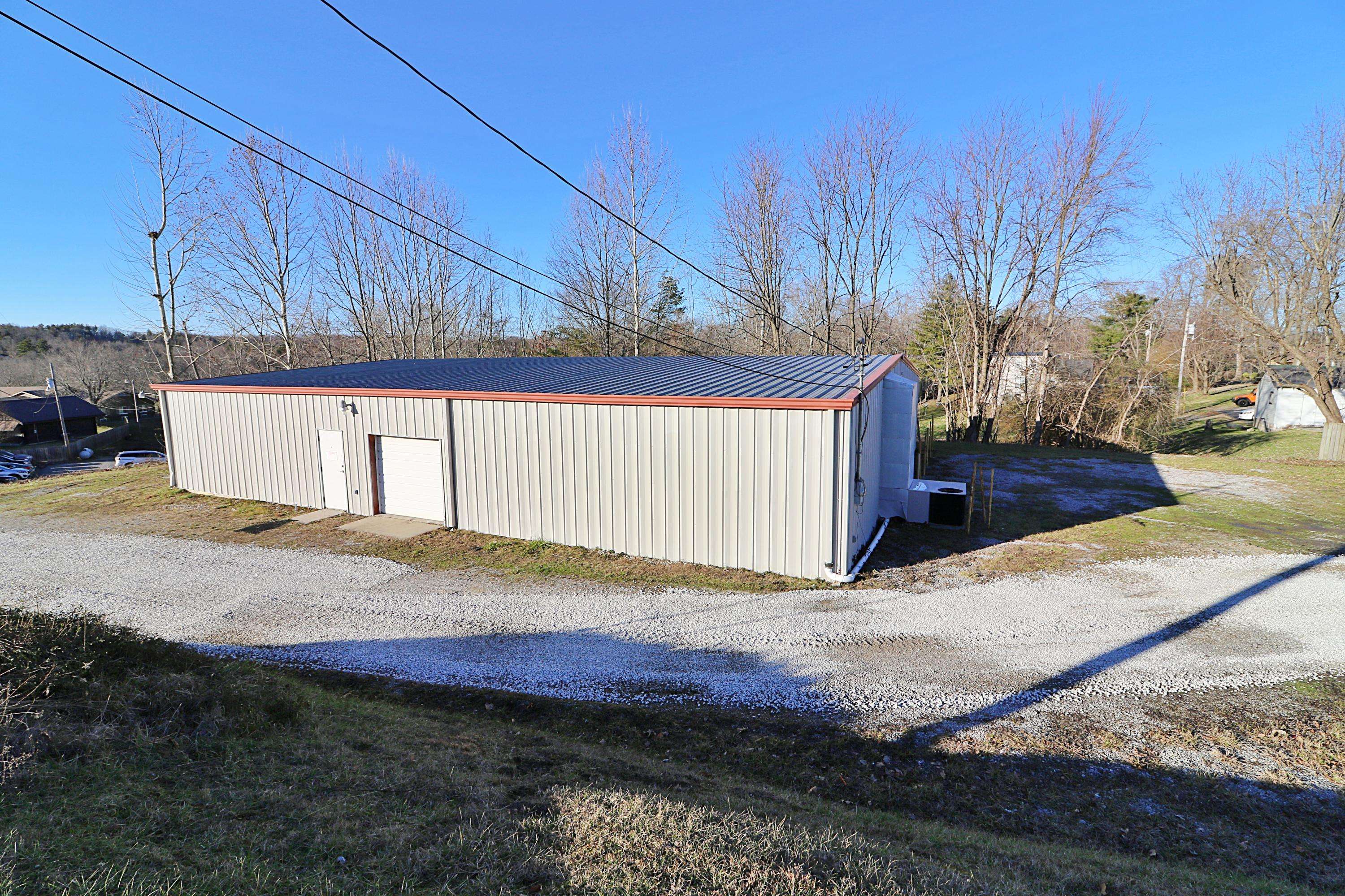 Oneida, TN 37841,18855 Alberta St