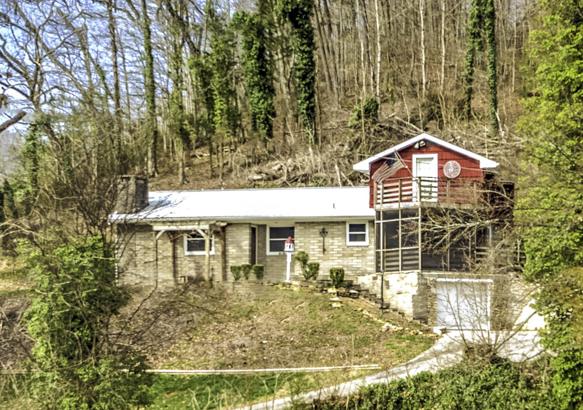 Clinton, TN 37716,102 Suzanne DR