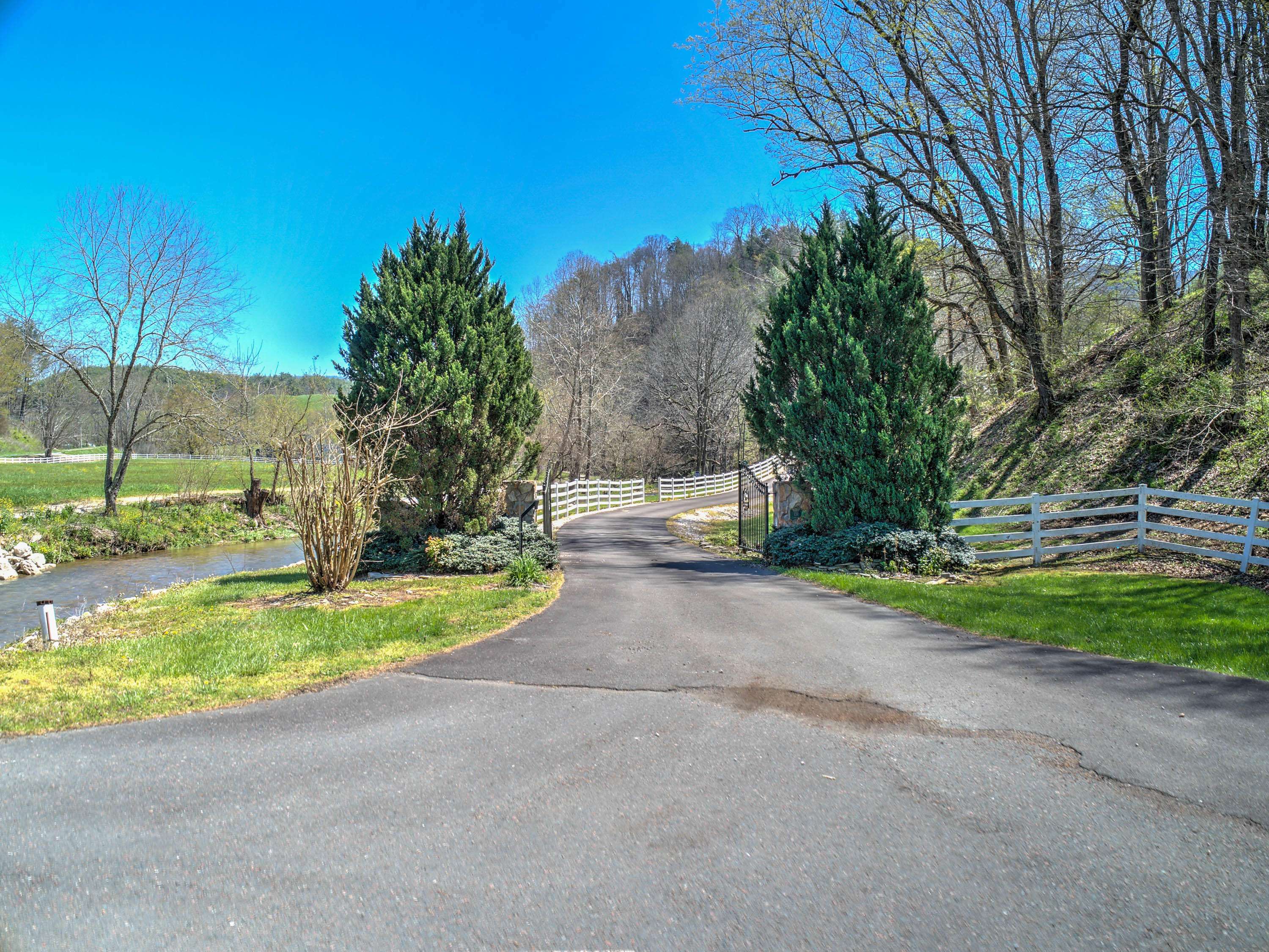 Mountain City, TN 37683,151 Jordan LN