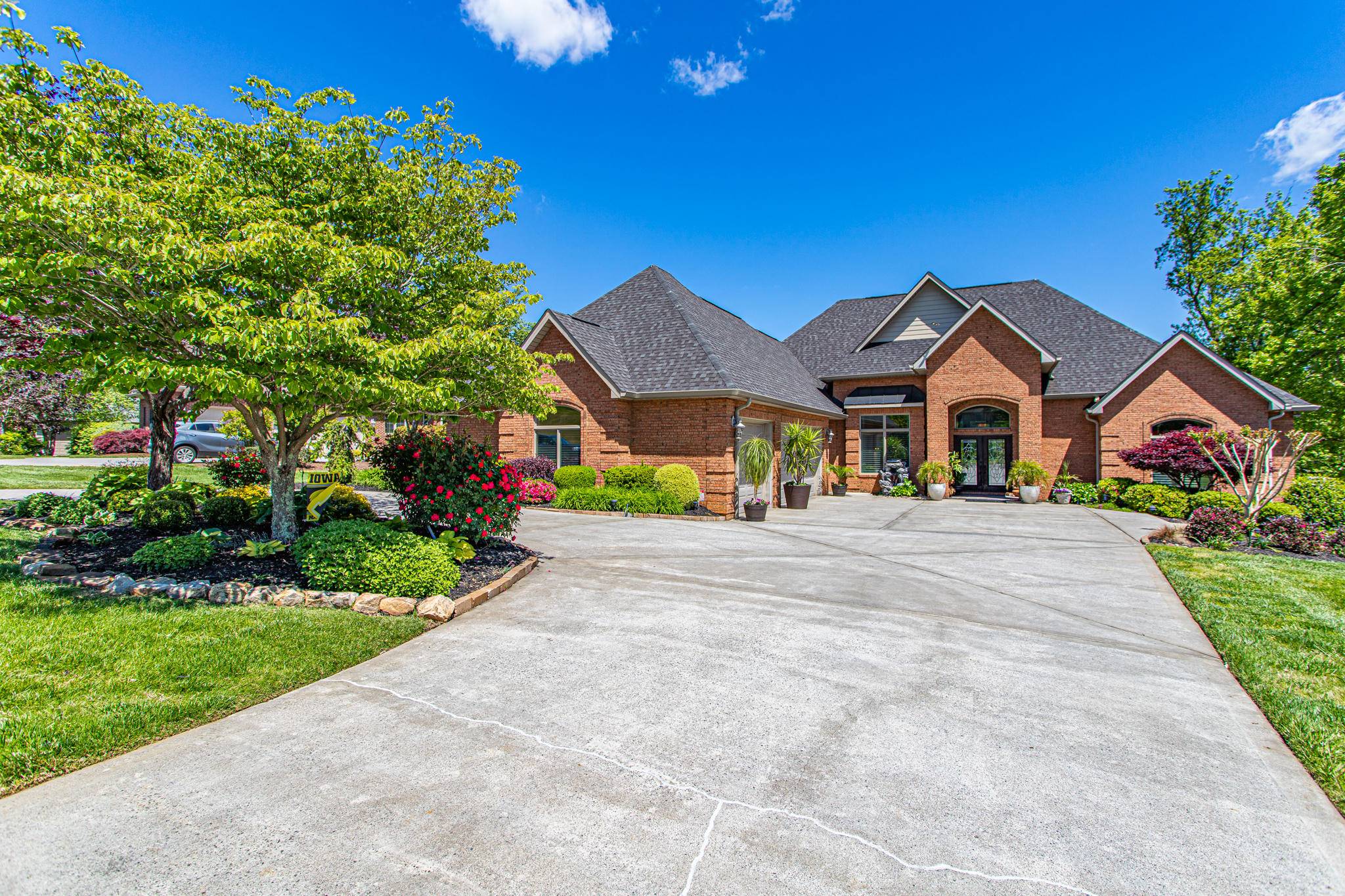 Lenoir City, TN 37772,945 Timberline DR