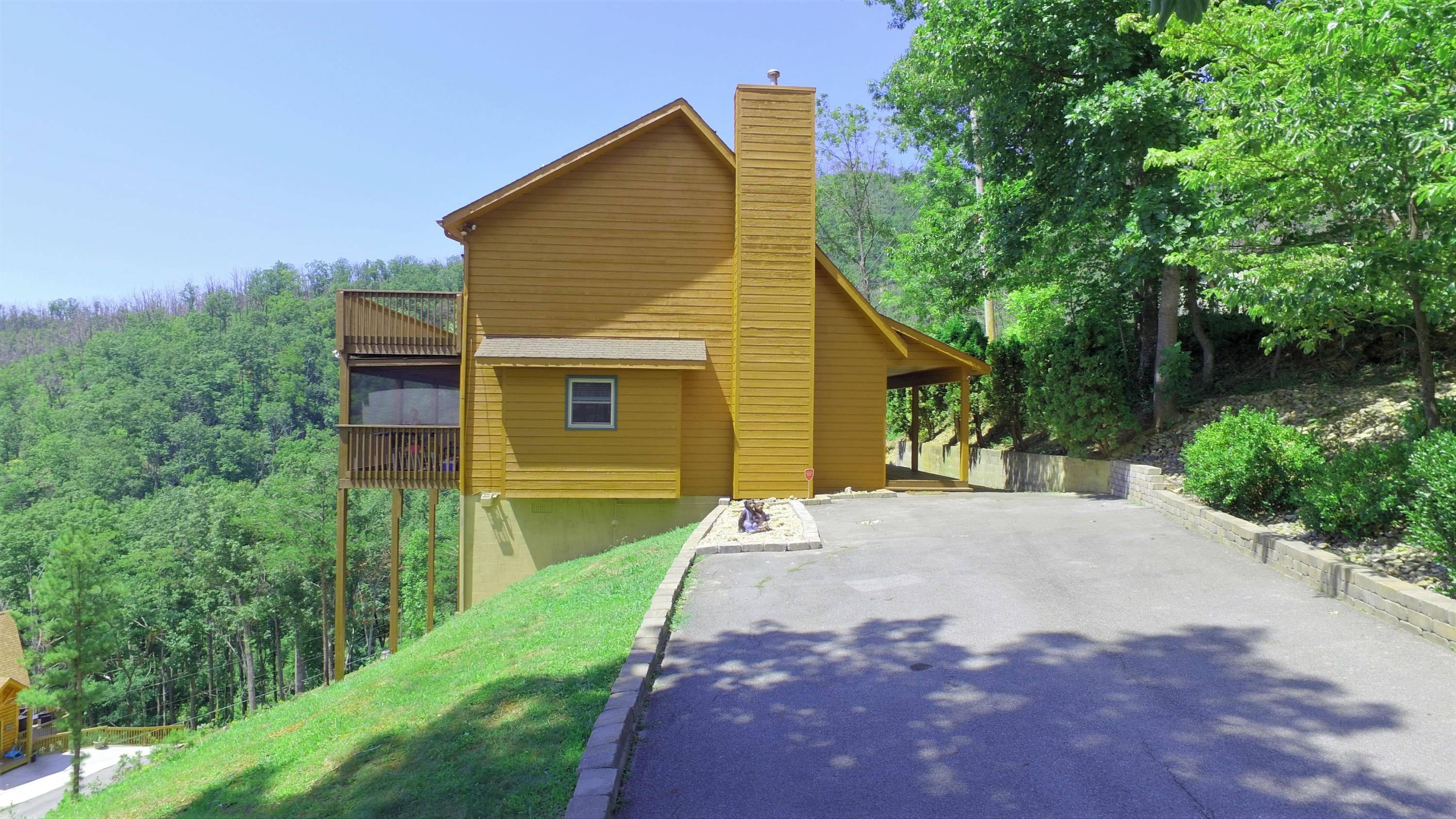 Gatlinburg, TN 37738,1205 Pine Top LN