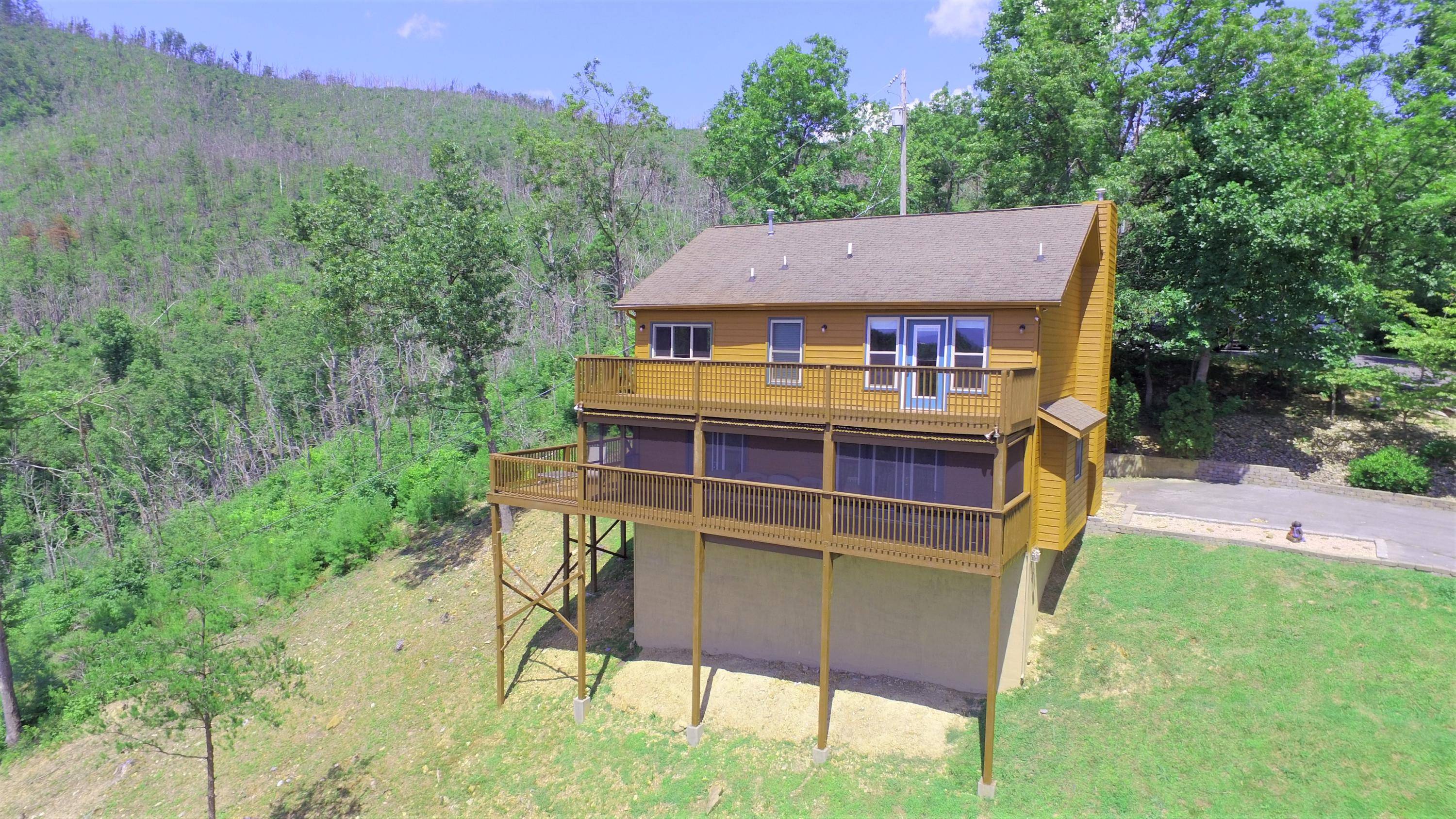 Gatlinburg, TN 37738,1205 Pine Top LN