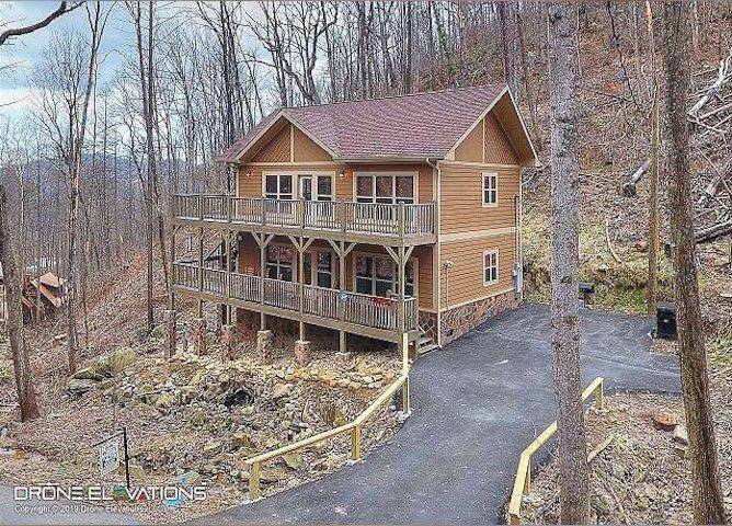 Gatlinburg, TN 37738,419 Wiley Oakley Drive