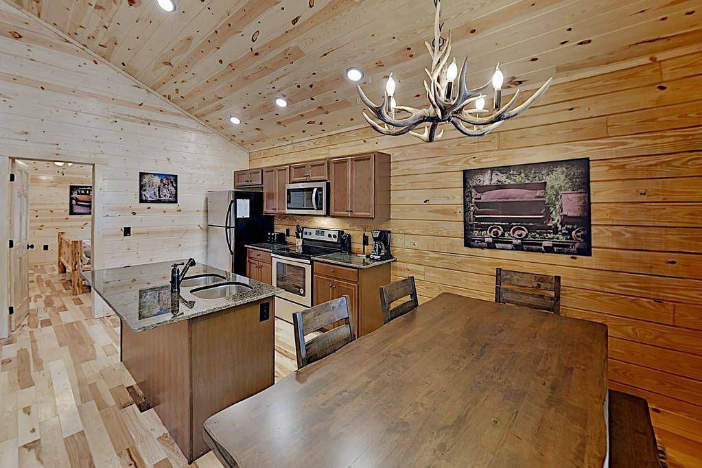 Gatlinburg, TN 37738,128 White Oak Resort WAY