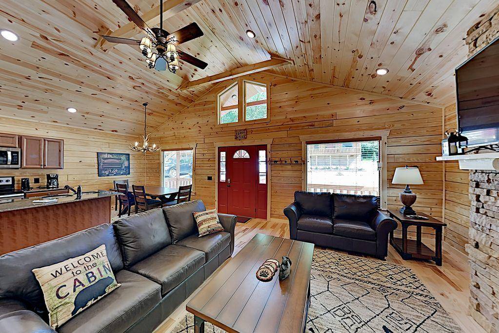 Gatlinburg, TN 37738,128 White Oak Resort WAY