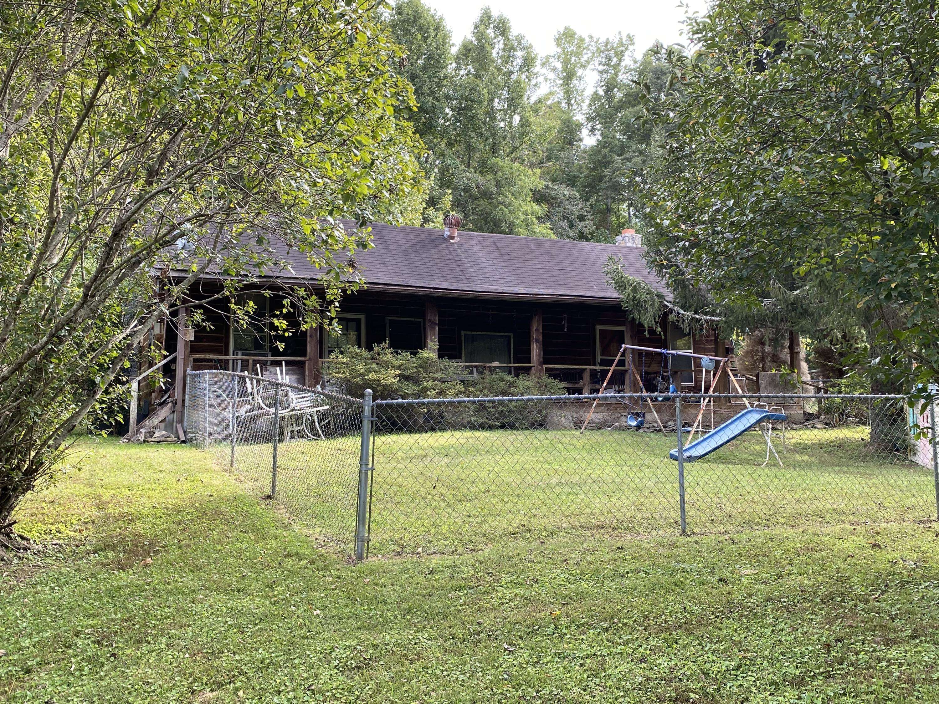 New Tazewell, TN 37825,349 Simmons Hill LN