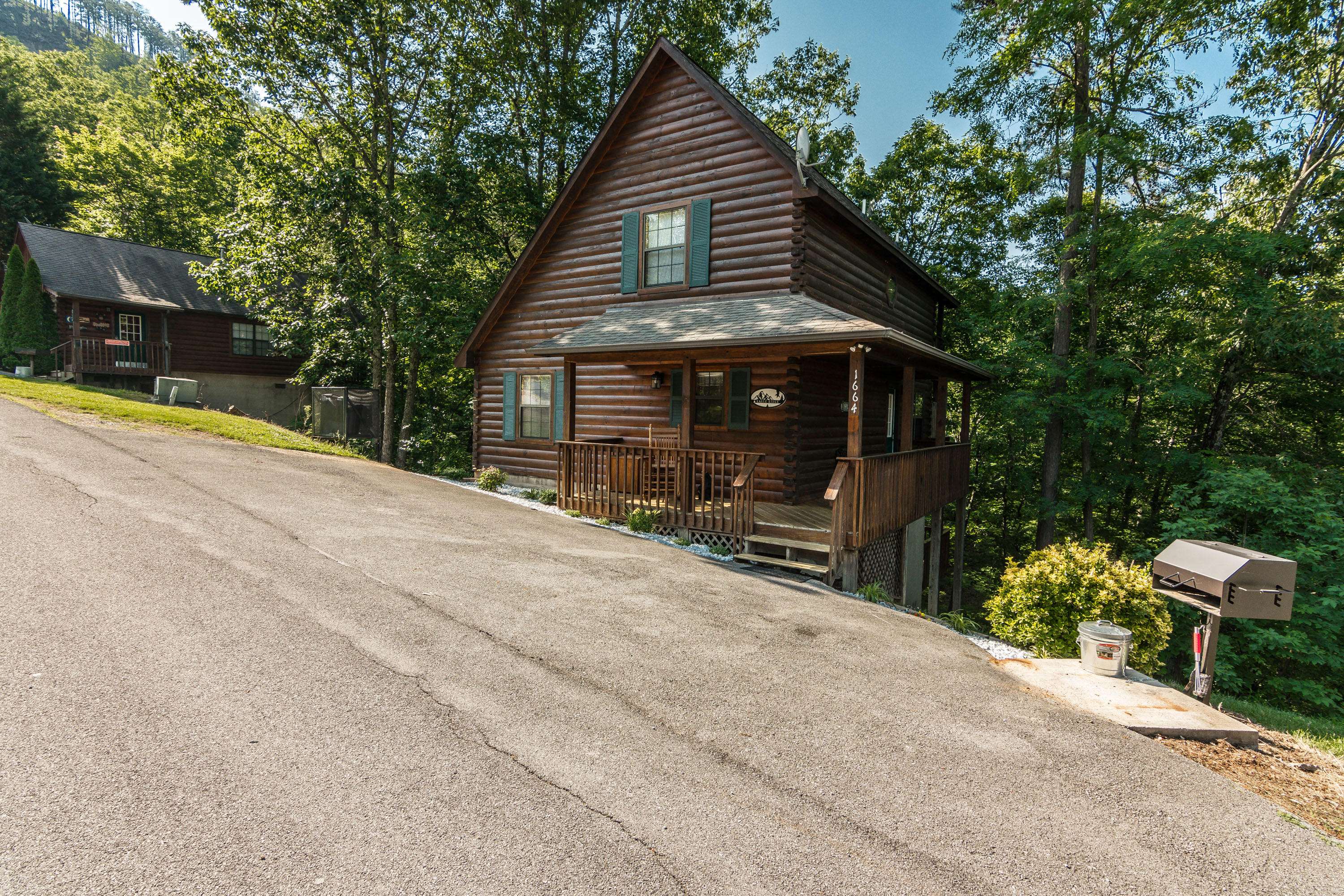 Sevierville, TN 37862,1664 Raccoon Den WAY