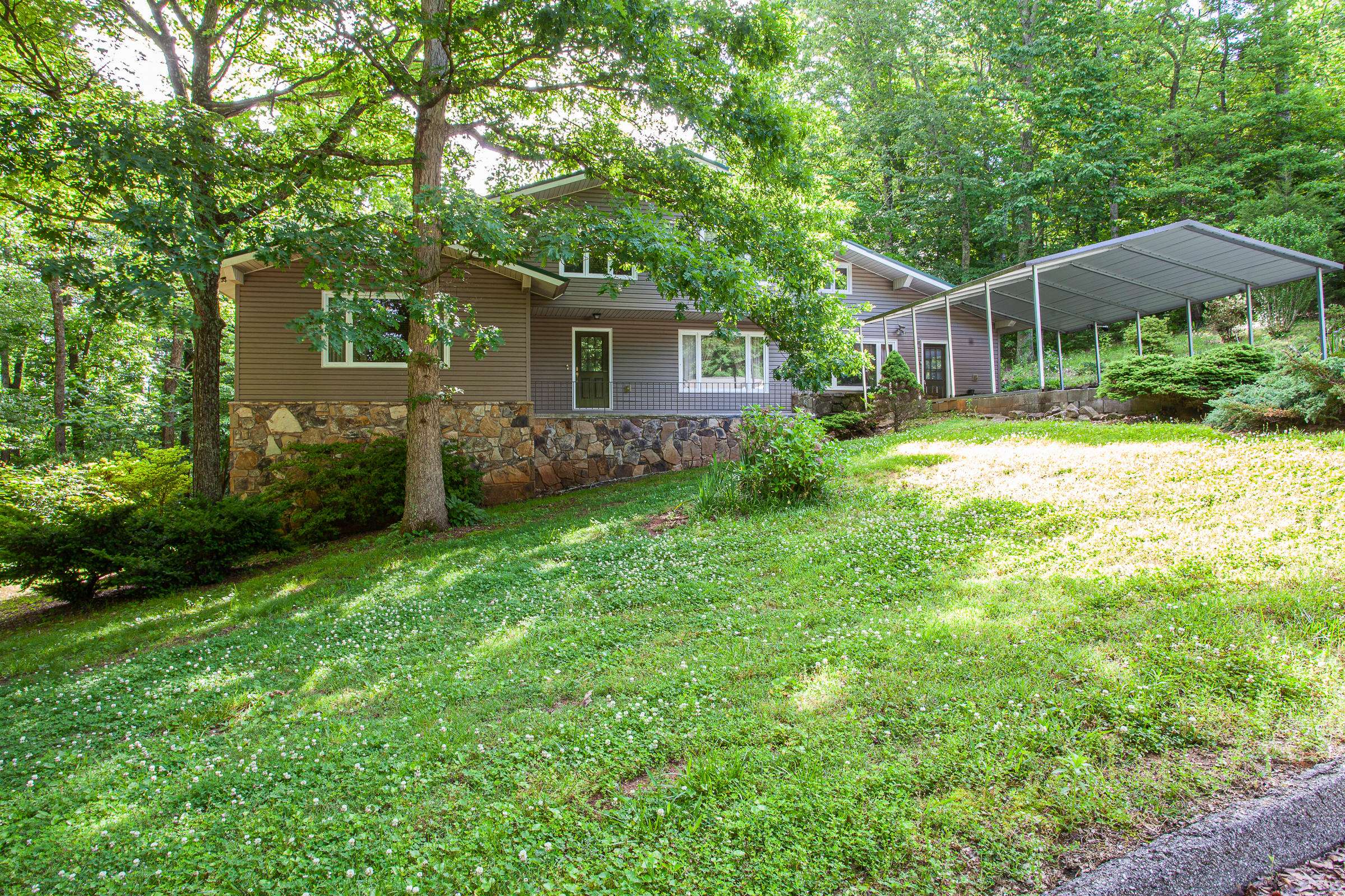 Oliver Springs, TN 37840,117 Wheeler LN